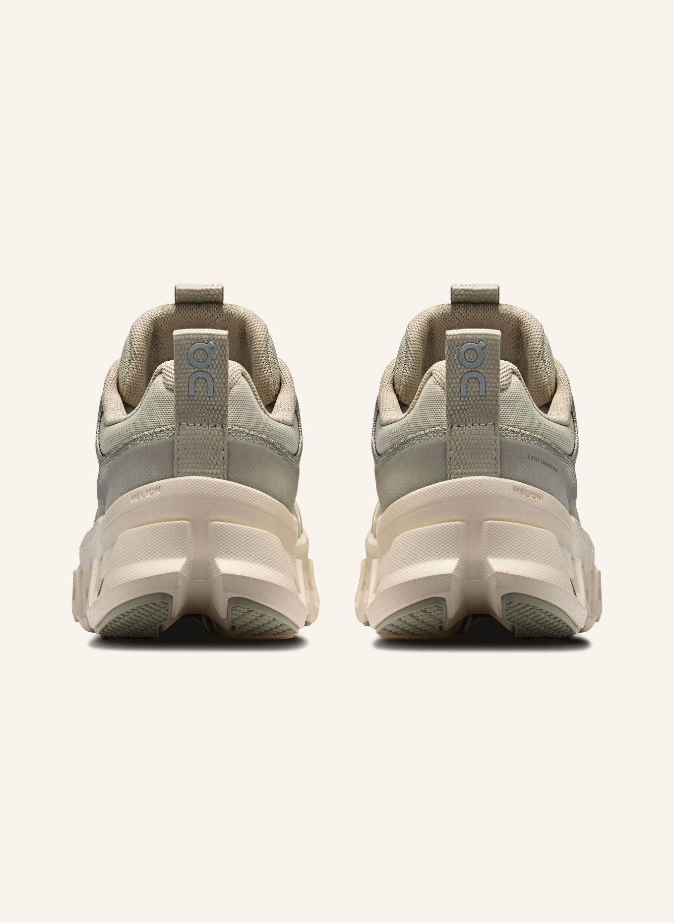 On Adidași CLOUDMONSTER 1 WP: BEJ / VERDE DESCHIS