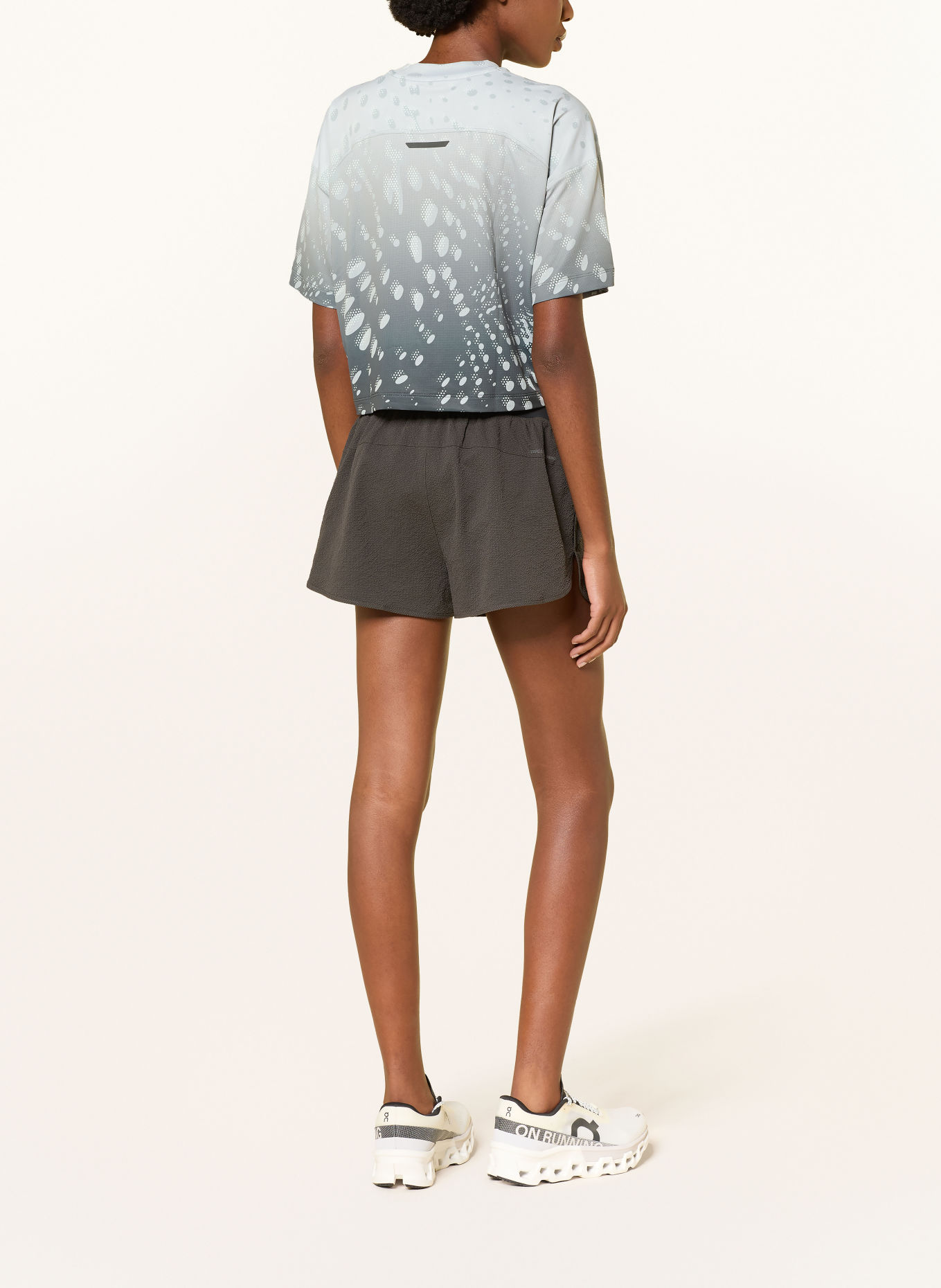 On T-shirt technique PERFORMANCE VOLT-T: GRIS FONCÉ / GRIS