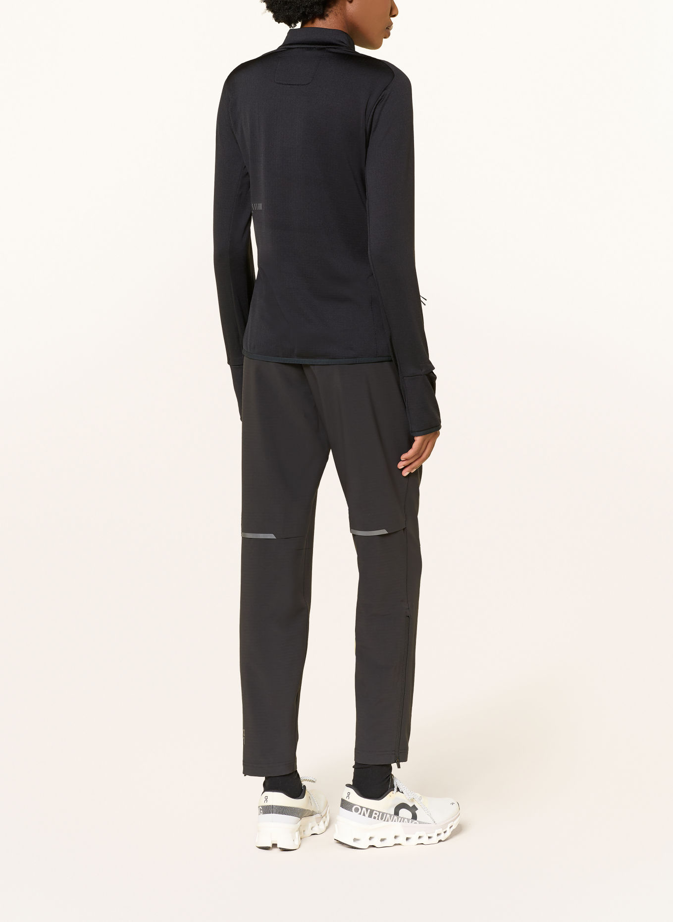 On Midlayer CLIMATE: ZWART
