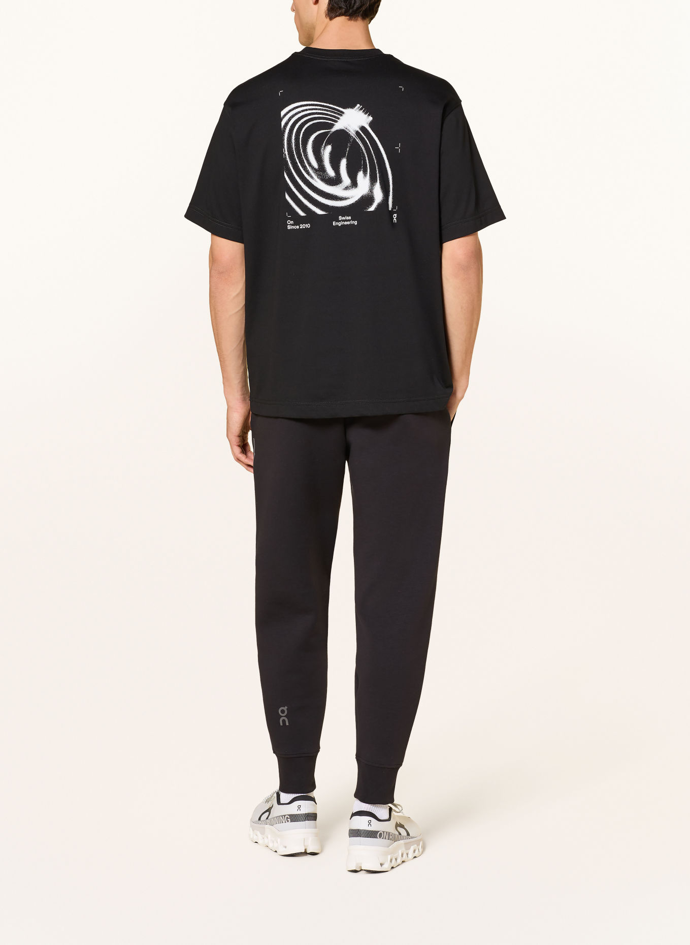 On CLUB COLLECTIVE-T ELLIPSE T-shirt: BLACK / WHITE
