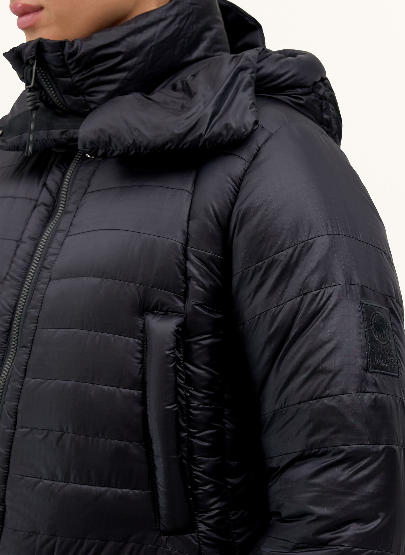 MAMMUT Daunenmantel ALPS IN HOODED: SCHWARZ