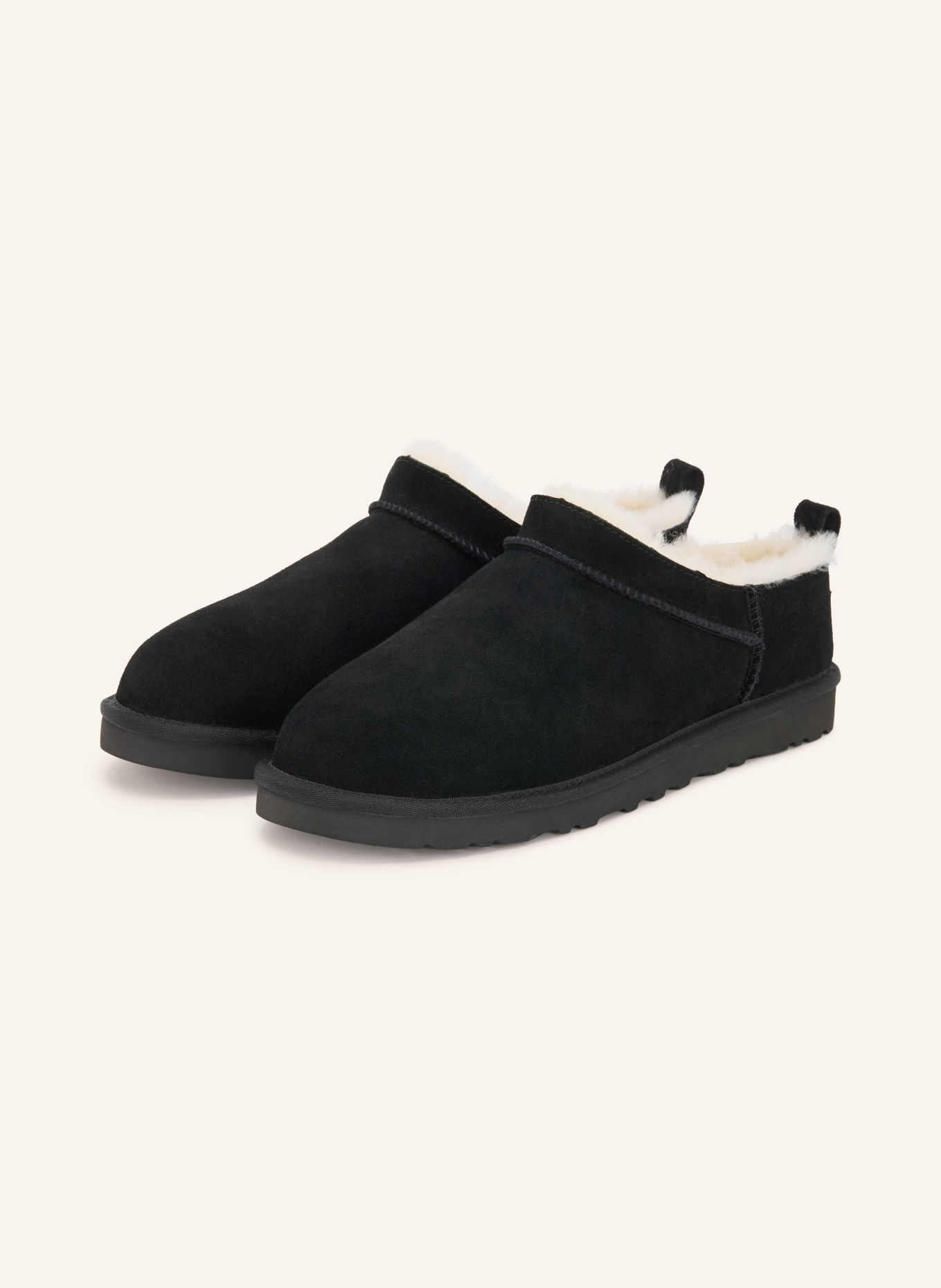 UGG Slippers: BLACK