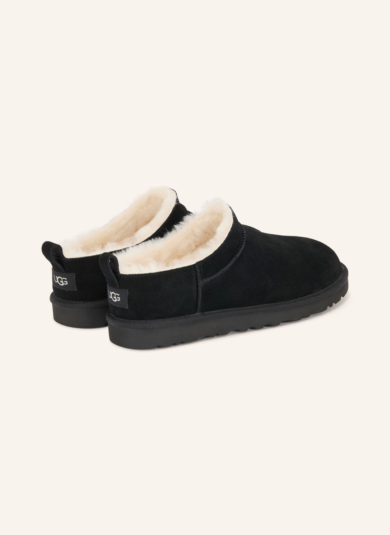 UGG Slippers: BLACK