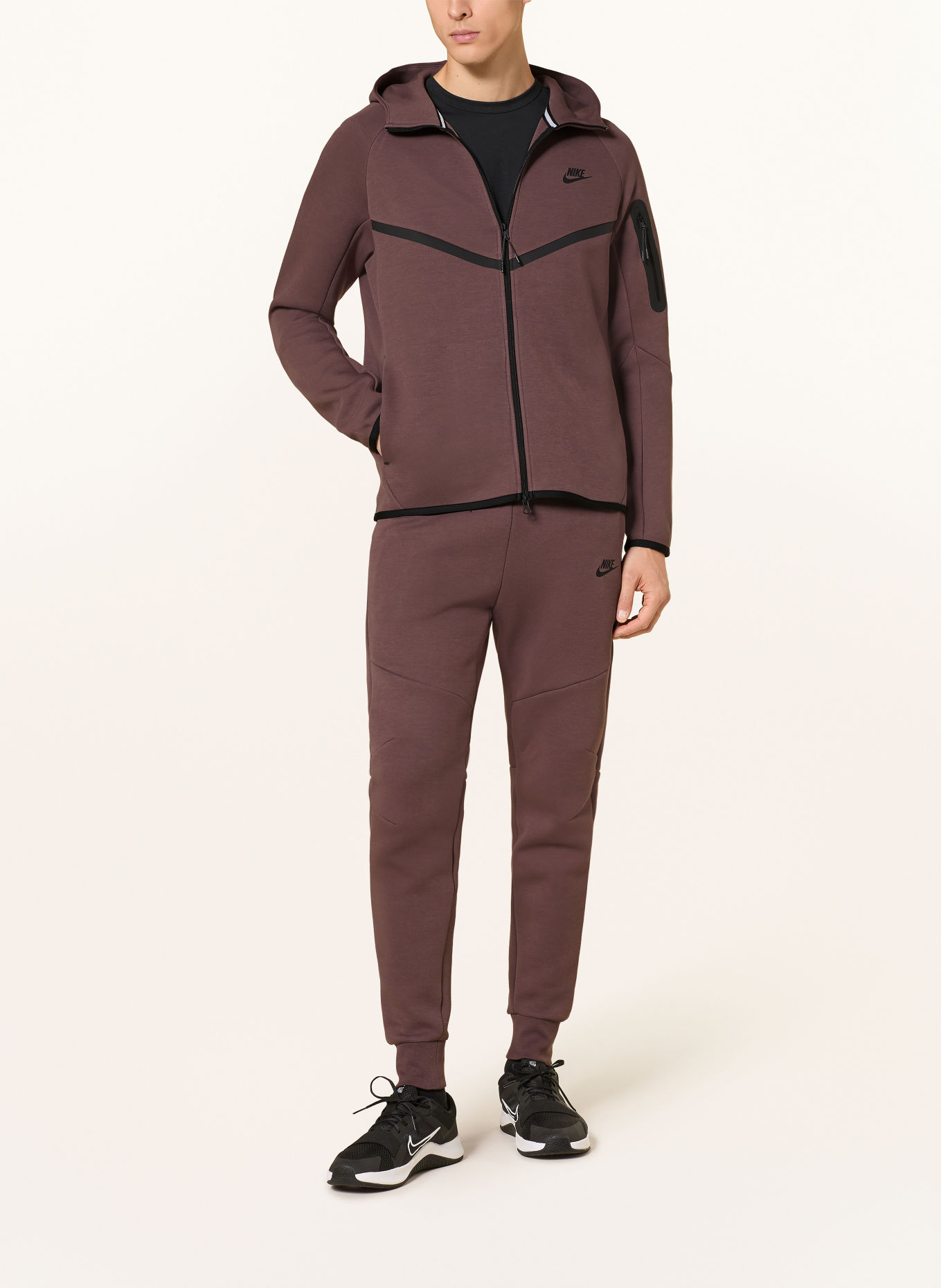 Nike Sweatjacka: GAMMALROSA / SVART