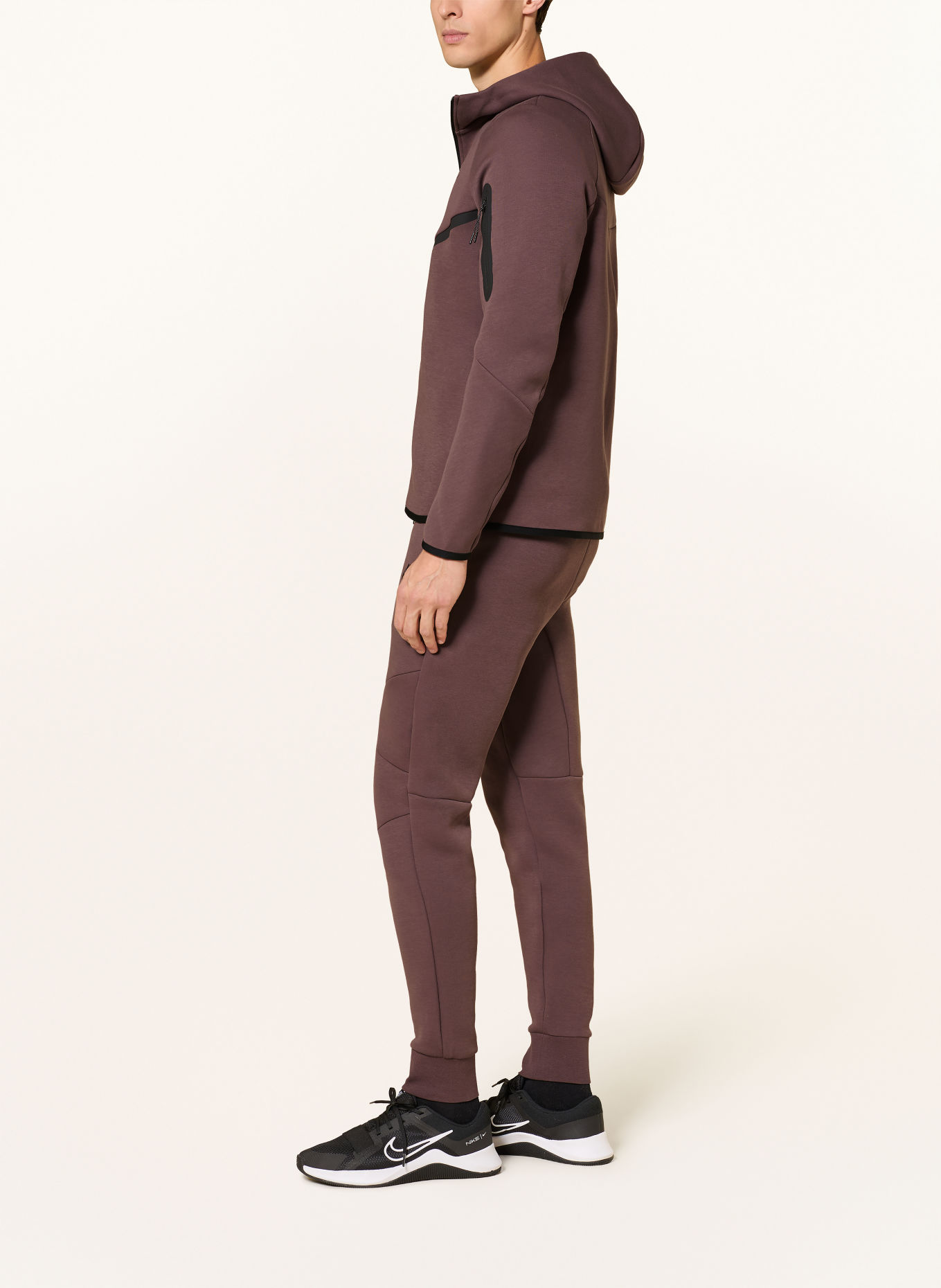 Nike Sweatjacka: GAMMALROSA / SVART