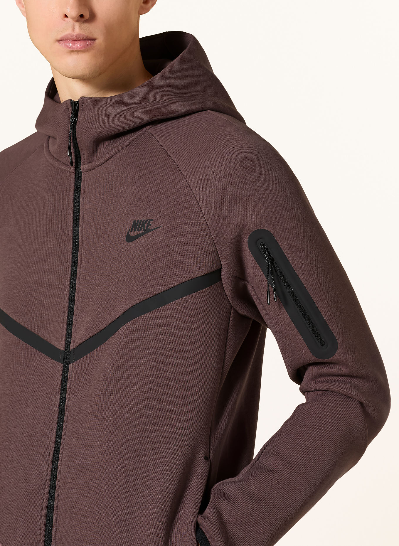 Nike Sweatjacka: GAMMALROSA / SVART