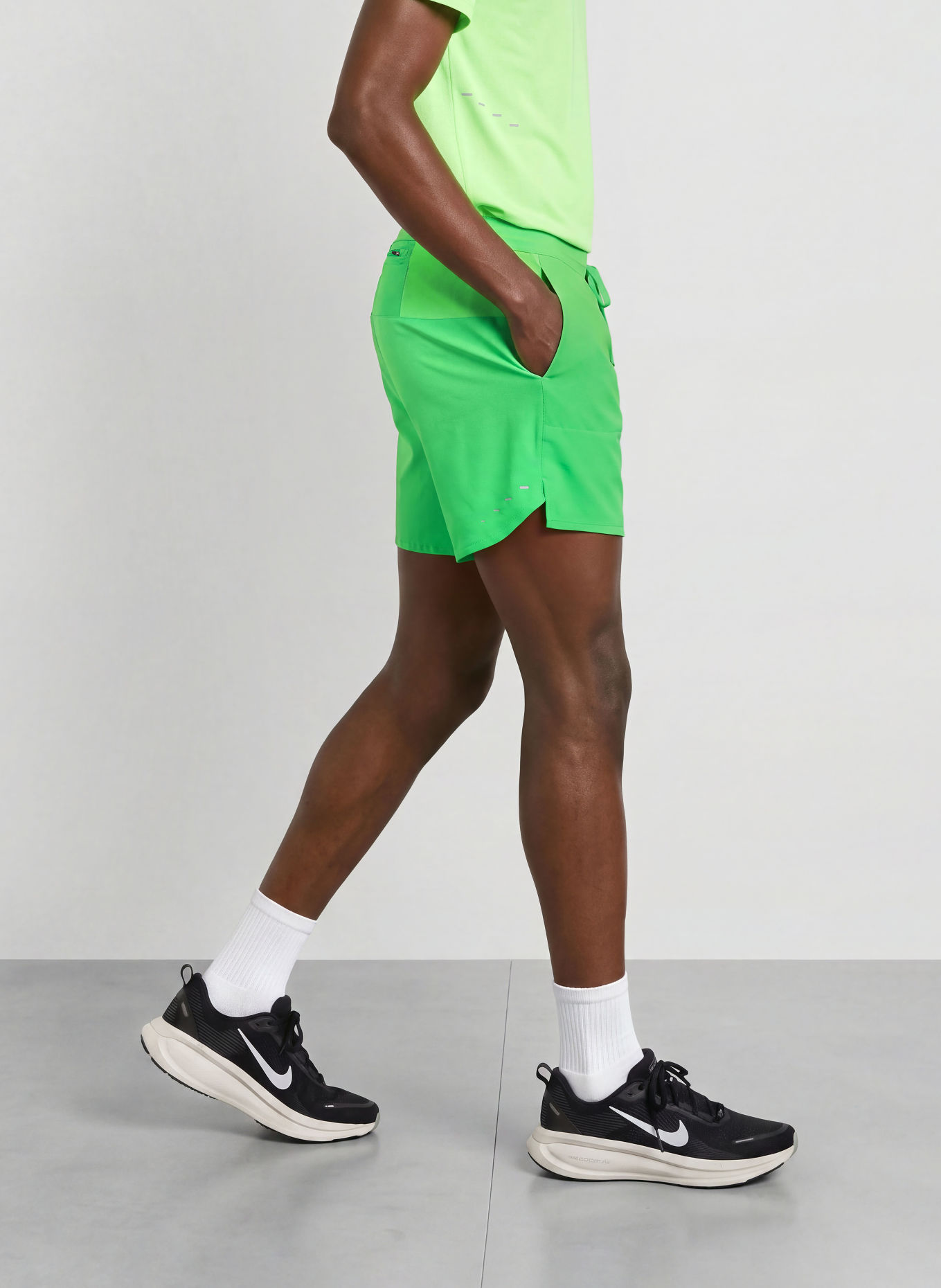 Nike STRIDE 2-in-1 running shorts: NEON GREEN