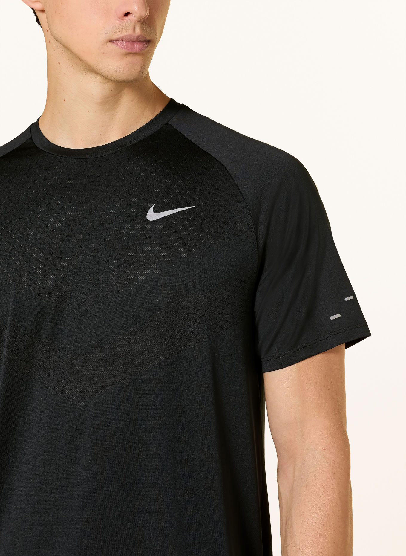 Nike Trainingsshirt STRIDE: ZWART