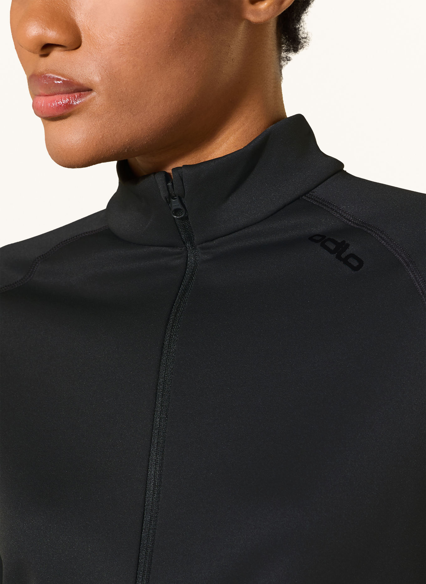 odlo Veste de couche intermédiaire ESSENTIAL: NOIR