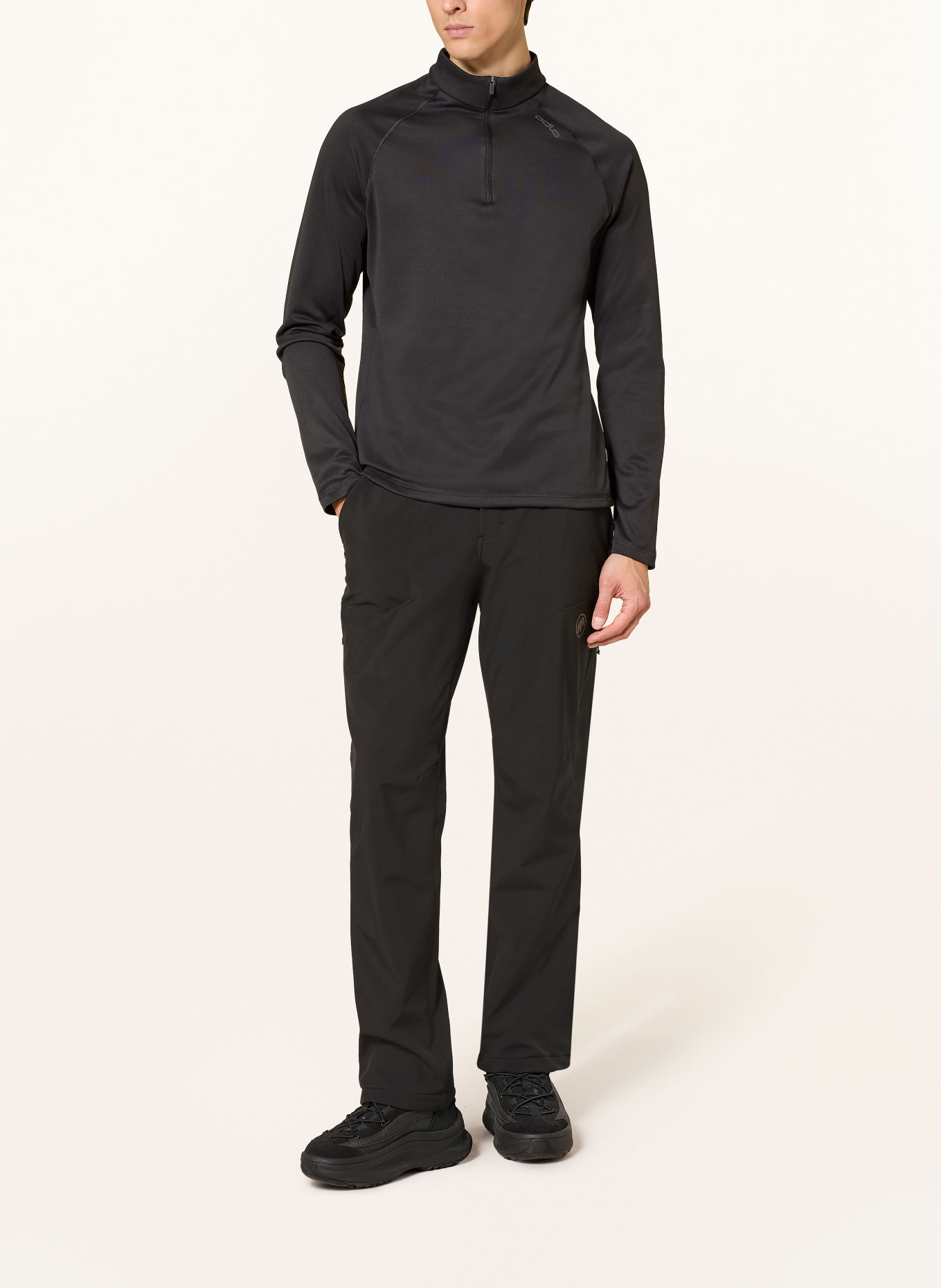 odlo ESSENTIAL Midlayer: BLACK