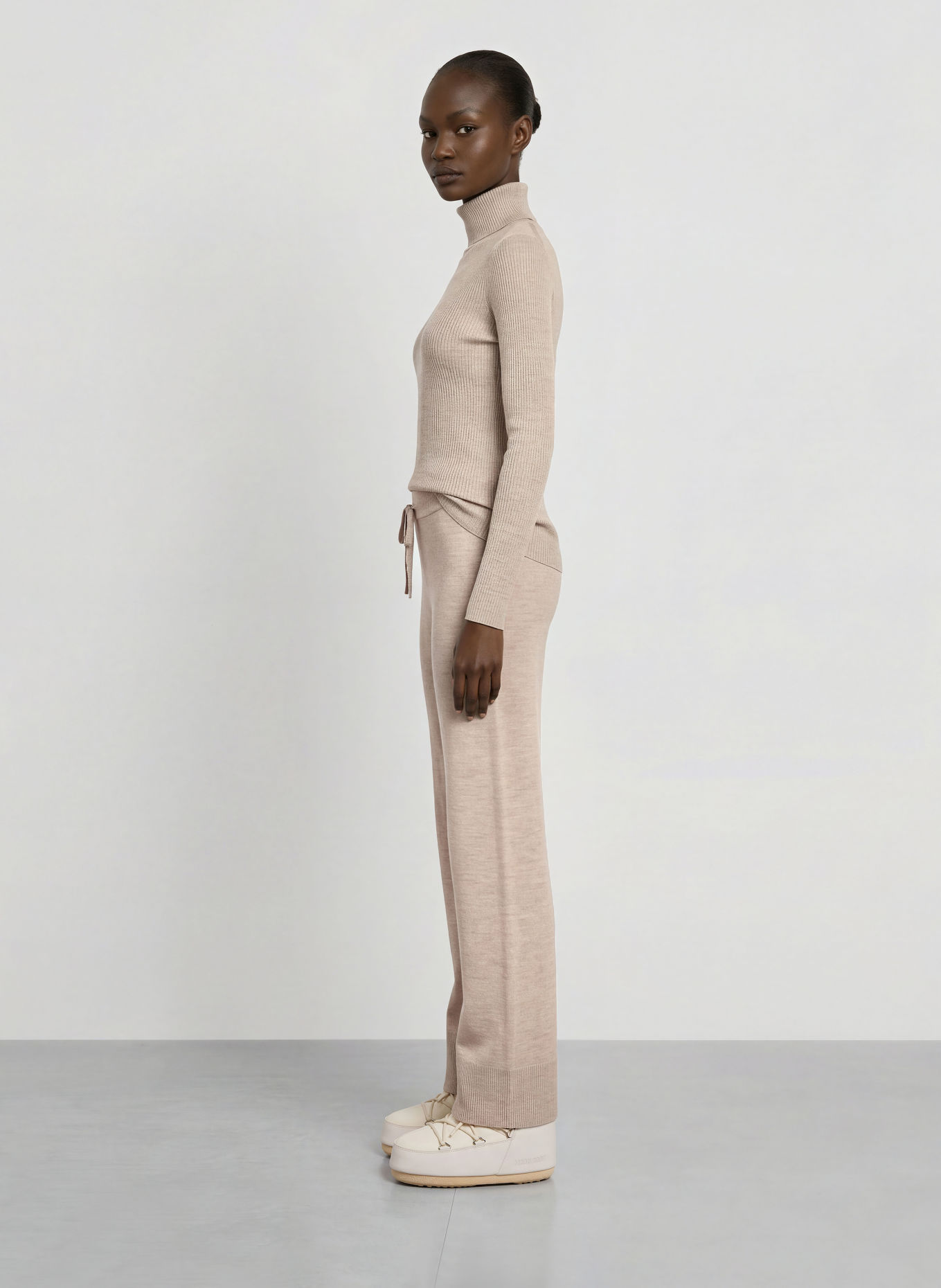 WE NORWEGIANS GEILO Track pants: BEIGE