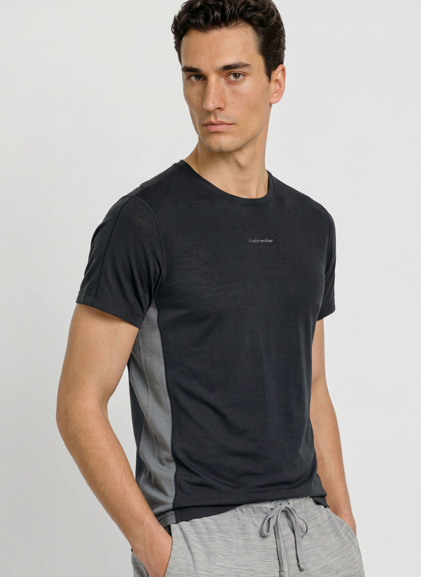 icebreaker Trainingsshirt 125 COOL-LITE™ SPHERE met merinowol: ZWART / DONKERGRIJS