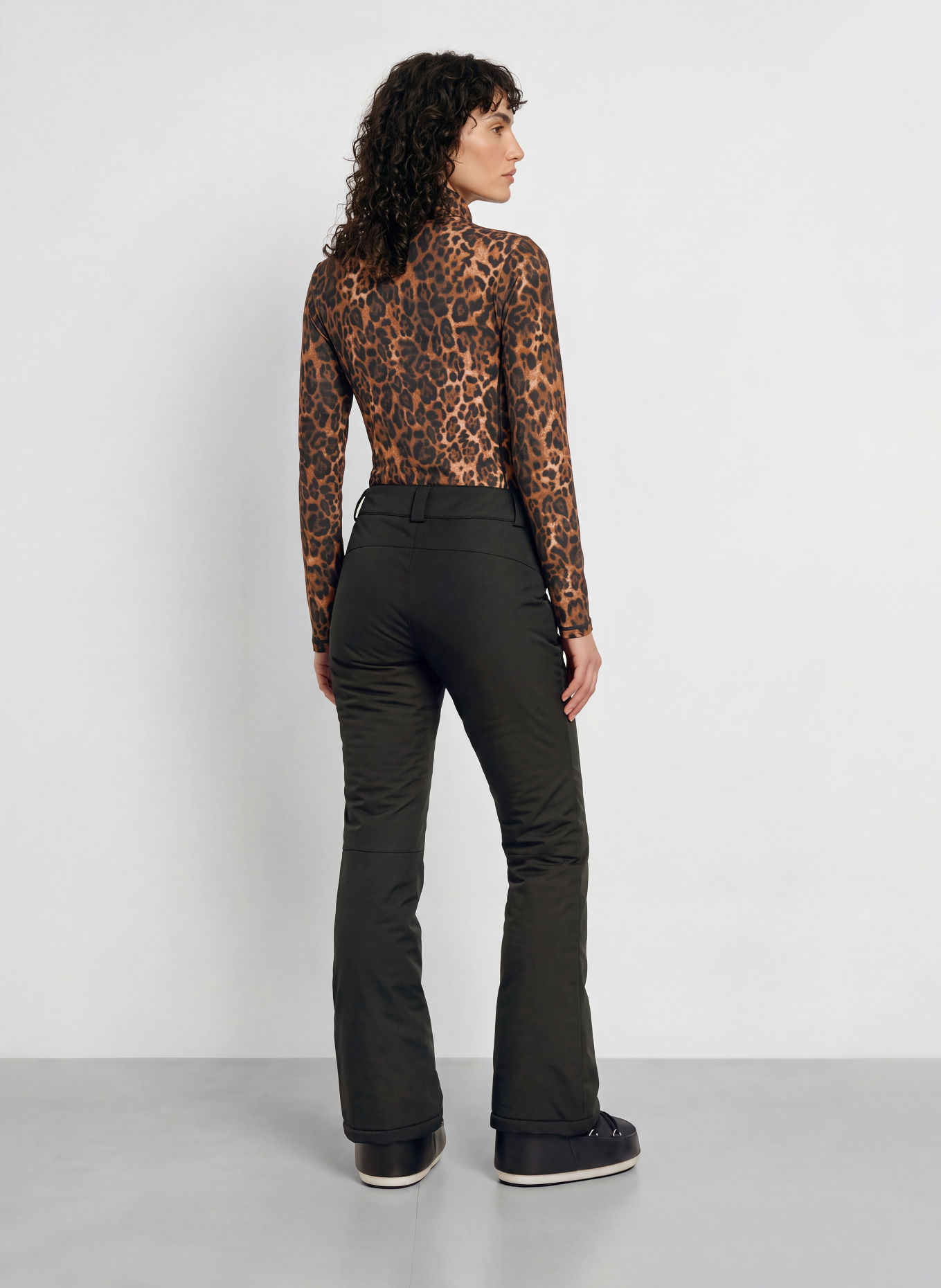 MRS & HUGS Midlayer: BRAUN / SCHWARZ