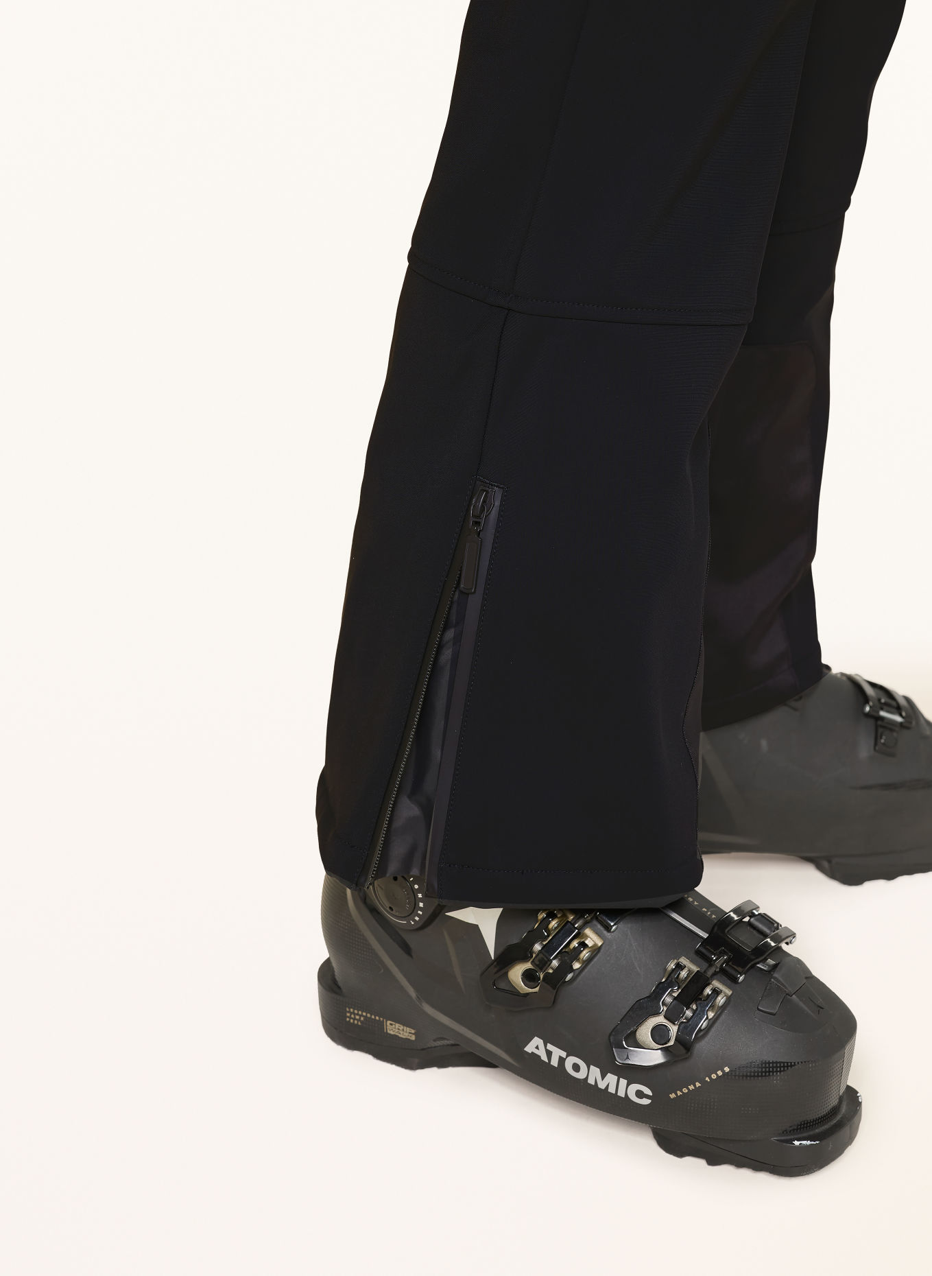 MRS & HUGS Ski suit: BLACK