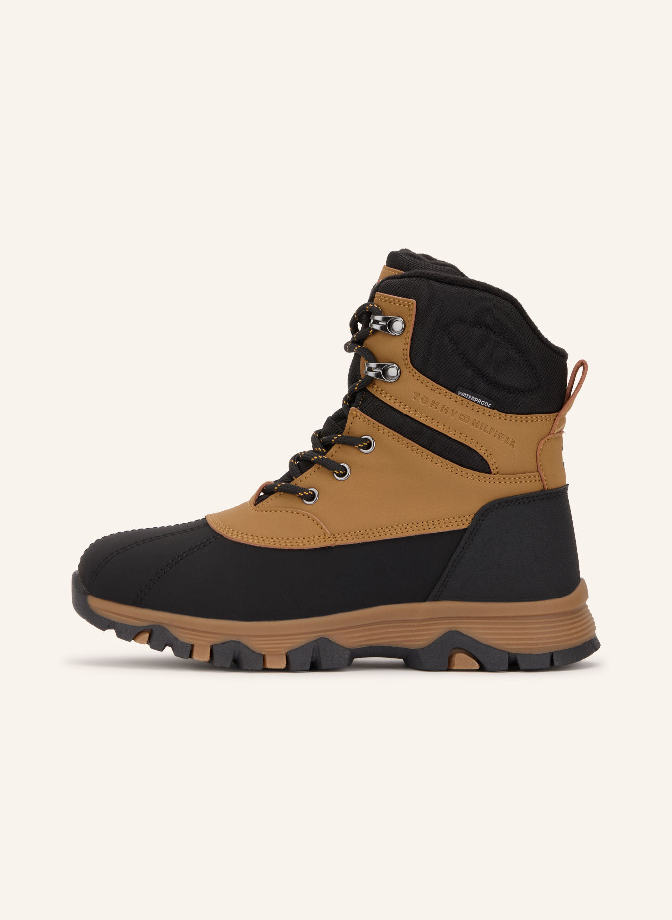 TOMMY HILFIGER Snørestøvler: SORT / COGNAC