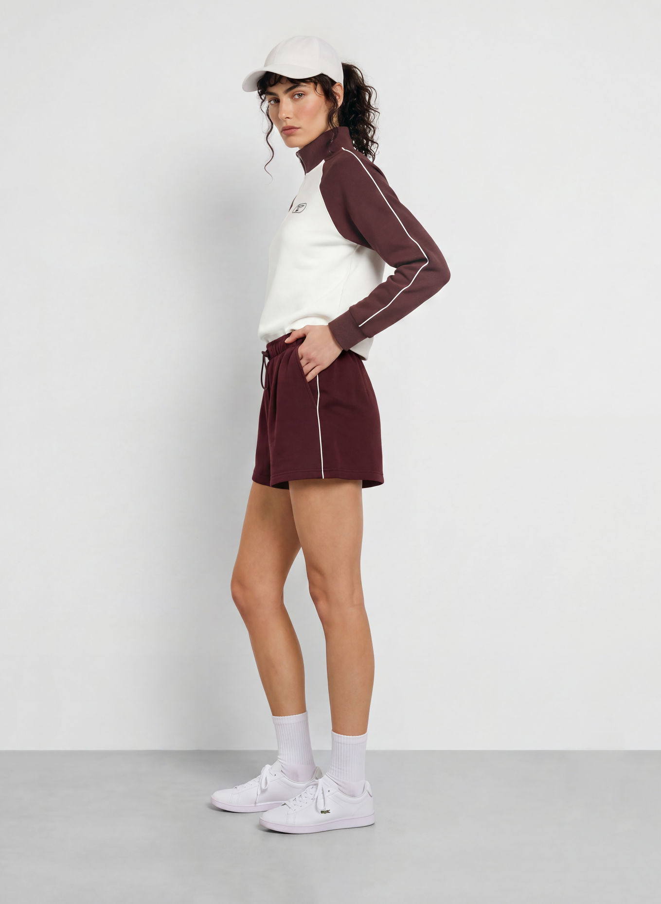 LACOSTE Short de tennis TENNIS HERITAGE: ROUGE FONCÉ / BLANC