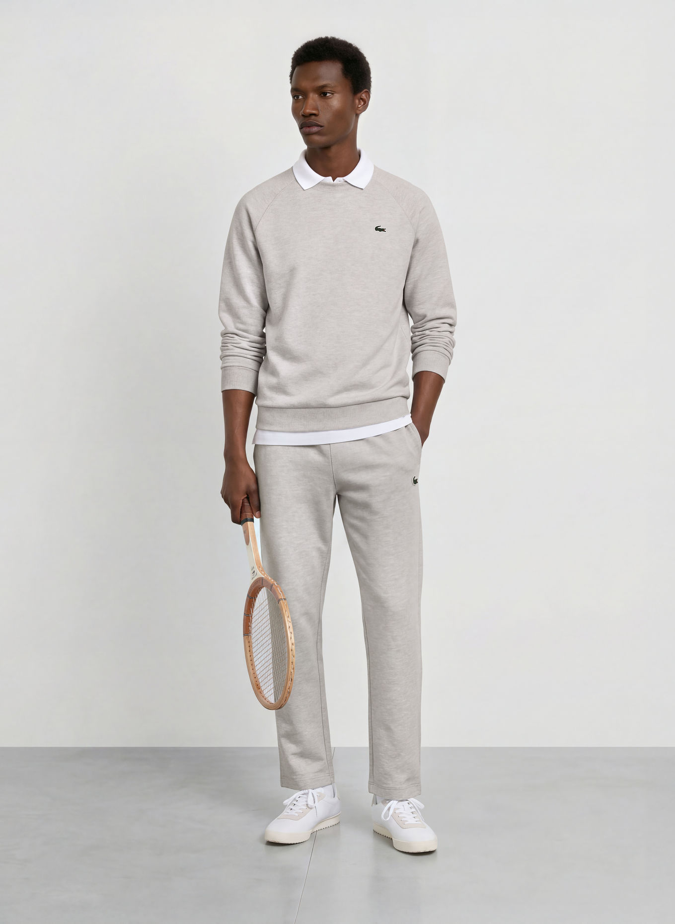 LACOSTE Sweatshirt: LJUSGRÅ