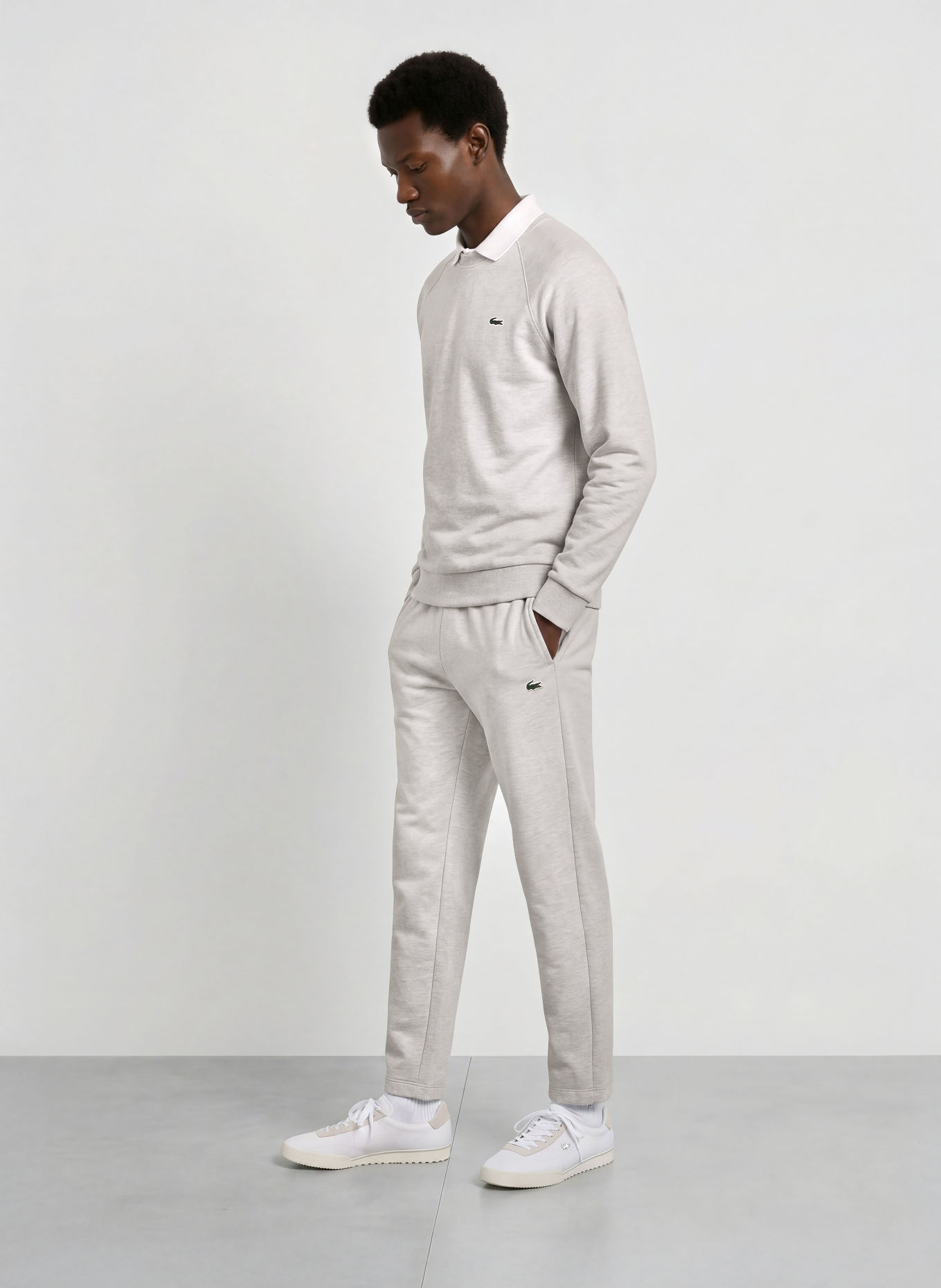 LACOSTE Sweatshirt: LJUSGRÅ