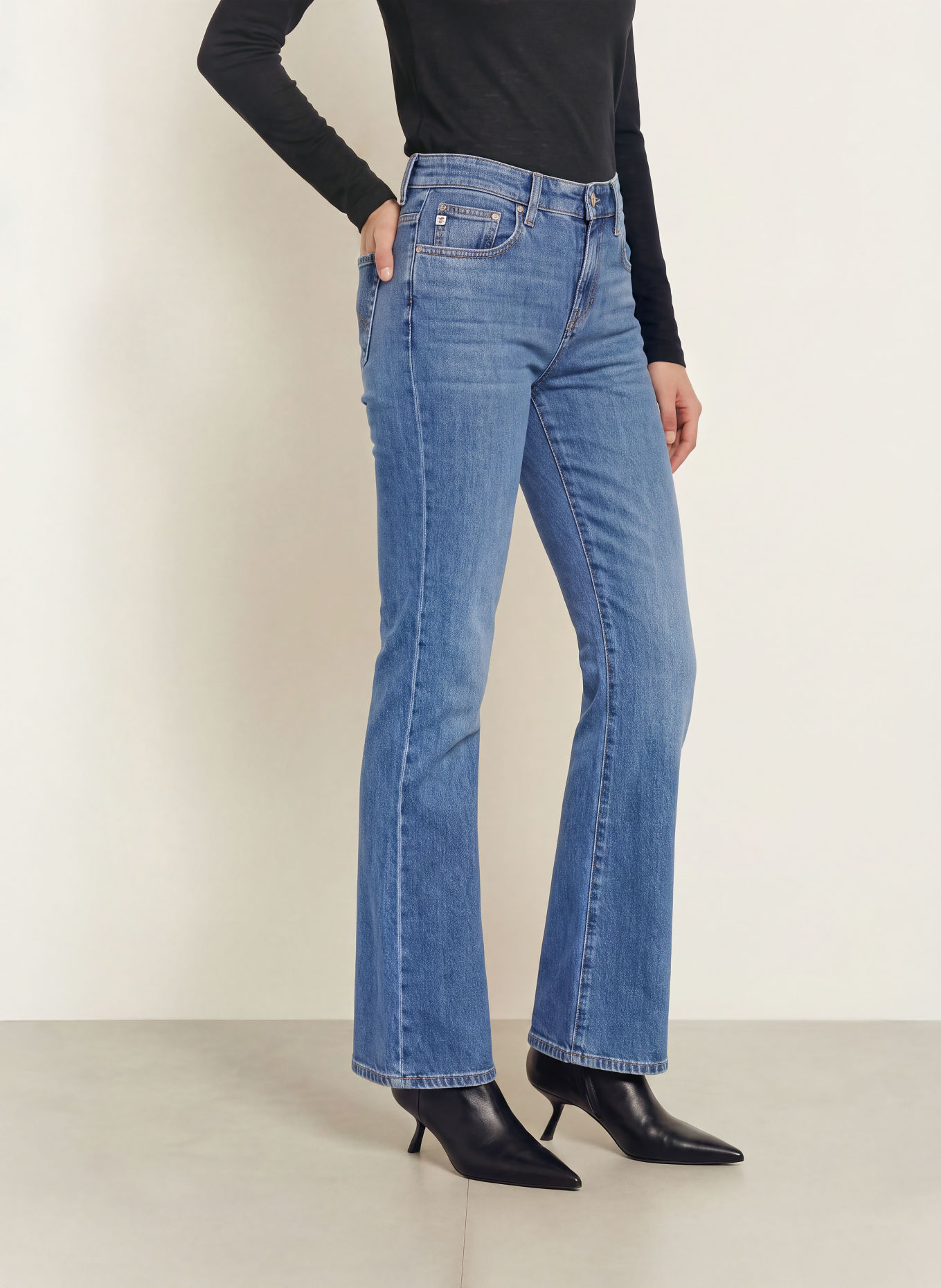 AG Jeans Bootcut džíny SOPHIE: SUEY SUEY
