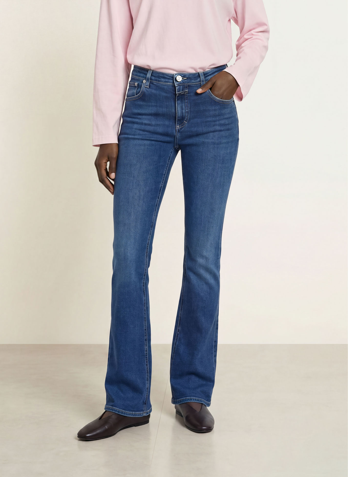 CLOSED JOVANNA Flared jeans: MBL MID BLUE