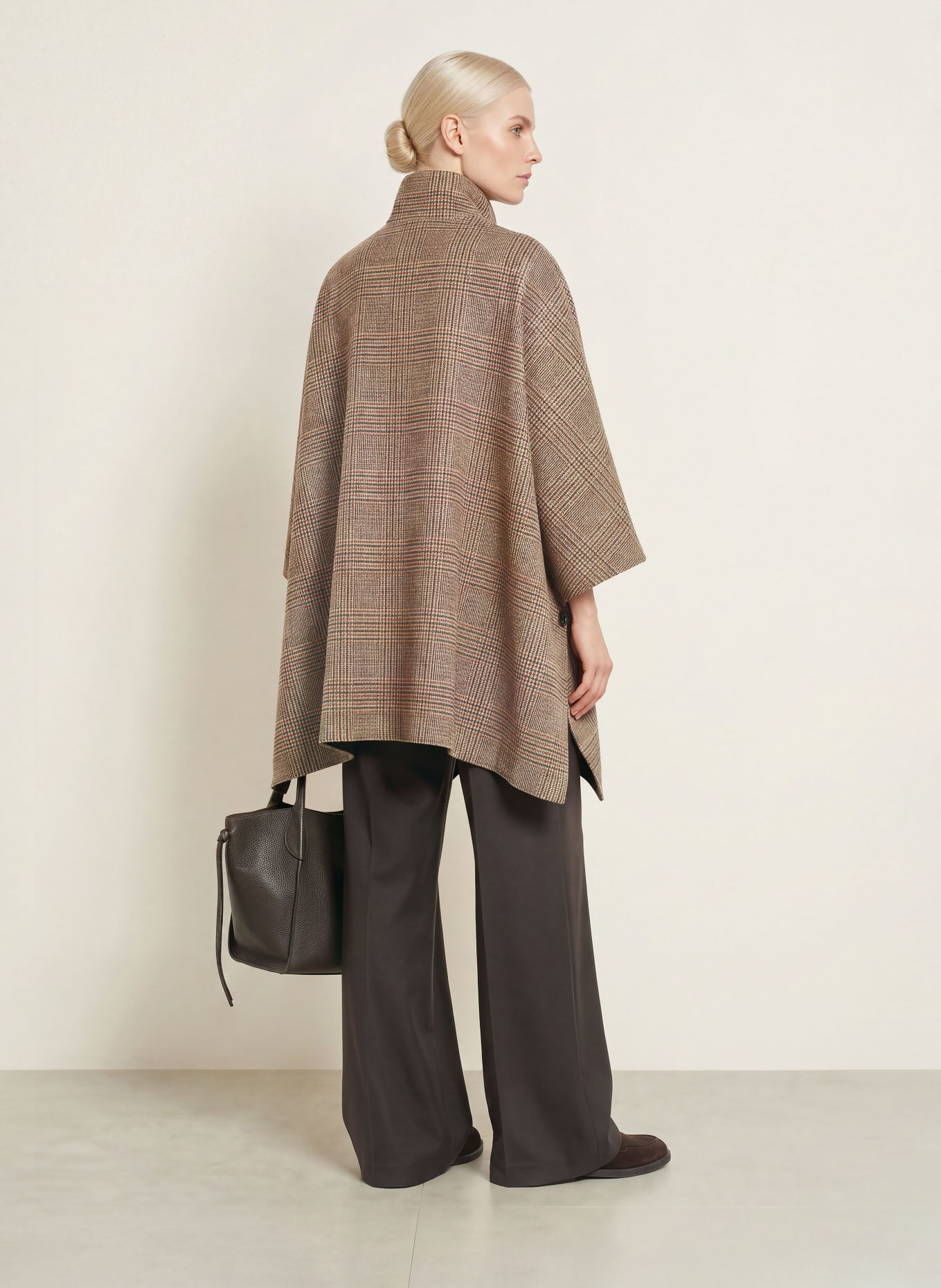 FUCHS SCHMITT Cape SWANSEA: LICHTBRUIN / MARRON FONCÉ / DONKERROOD