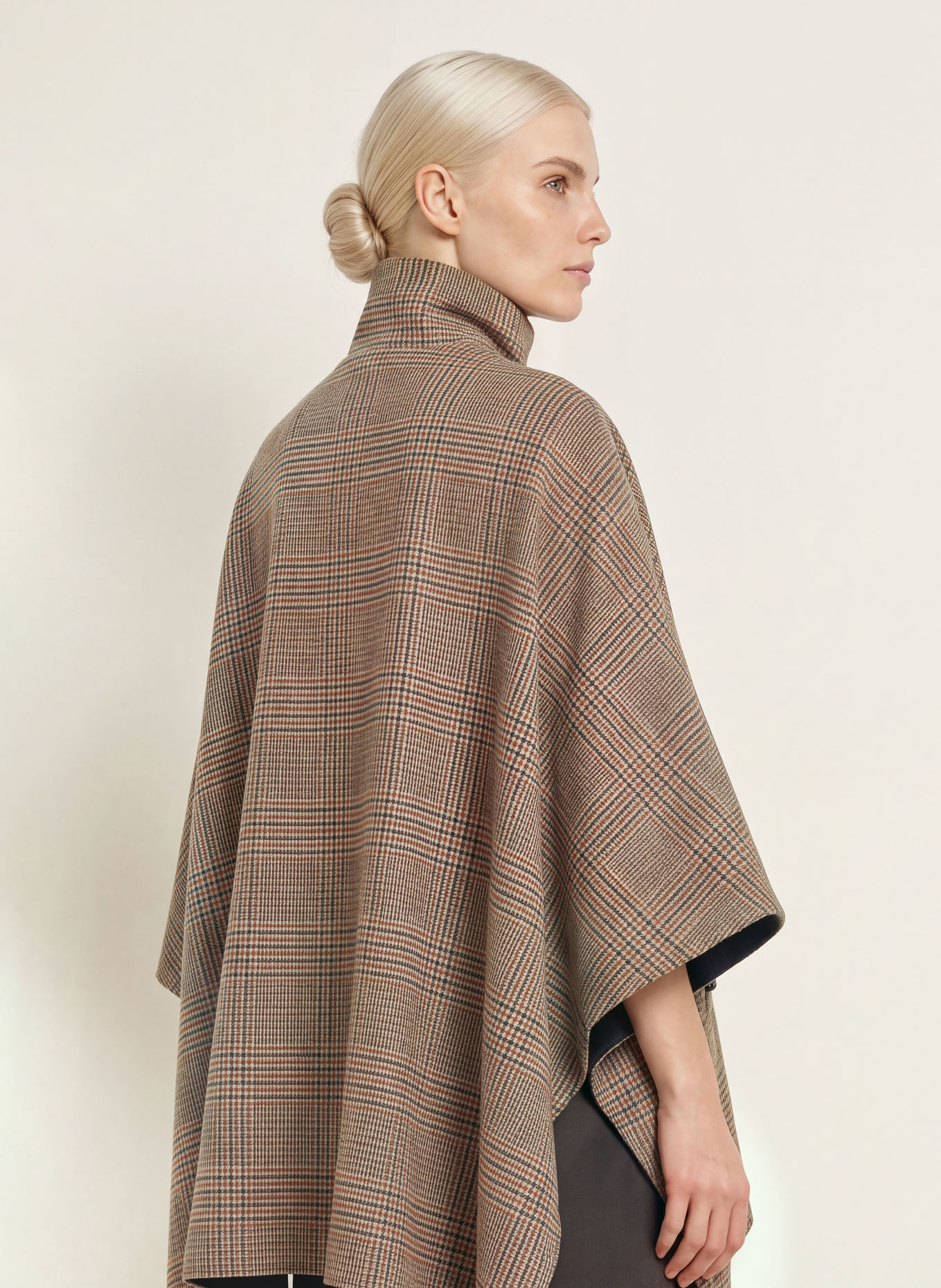 FUCHS SCHMITT Cape SWANSEA: LICHTBRUIN / MARRON FONCÉ / DONKERROOD