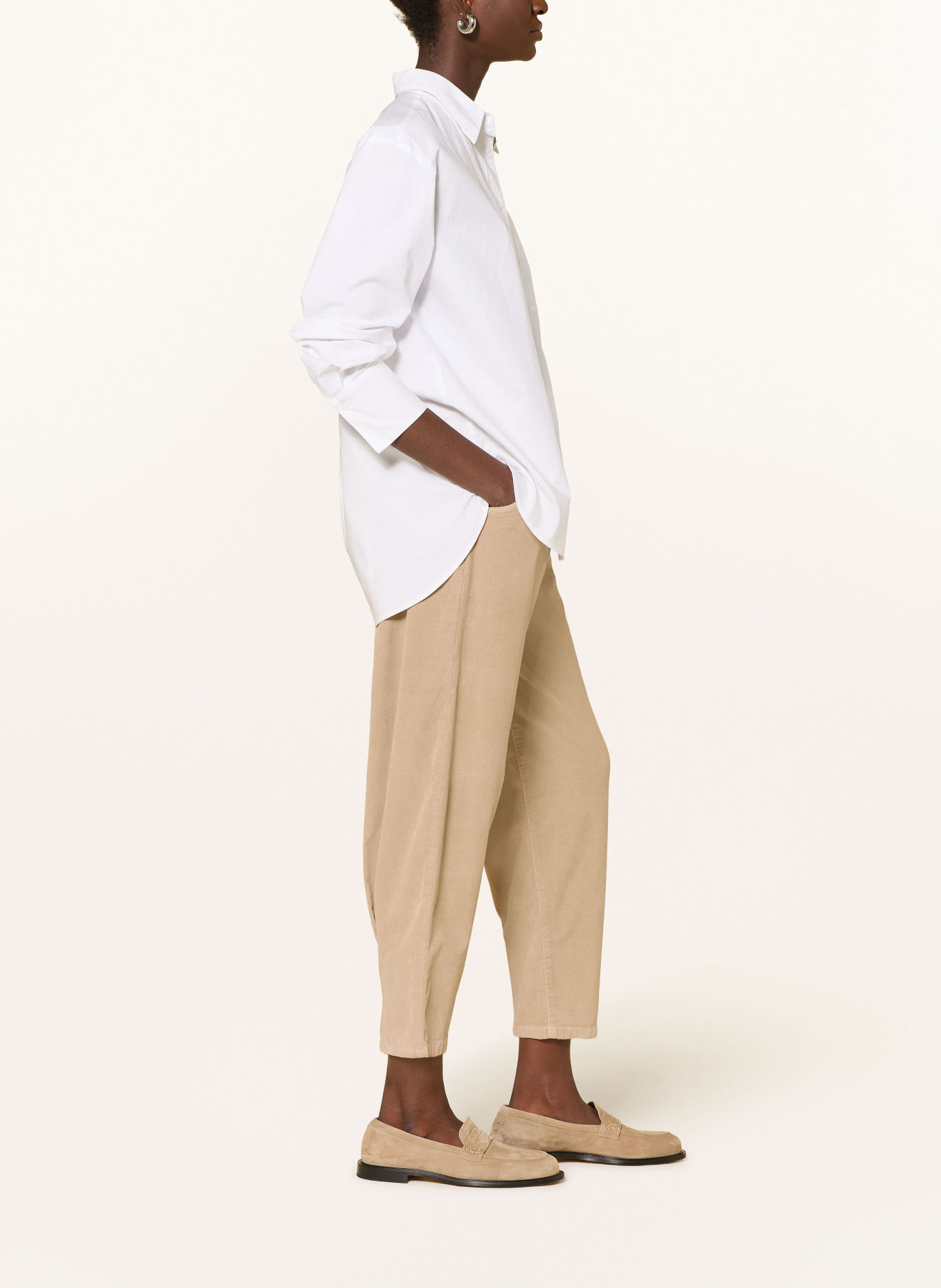PNTS Pantaloni 7/8 THE O SHAPE din velur: BEJ