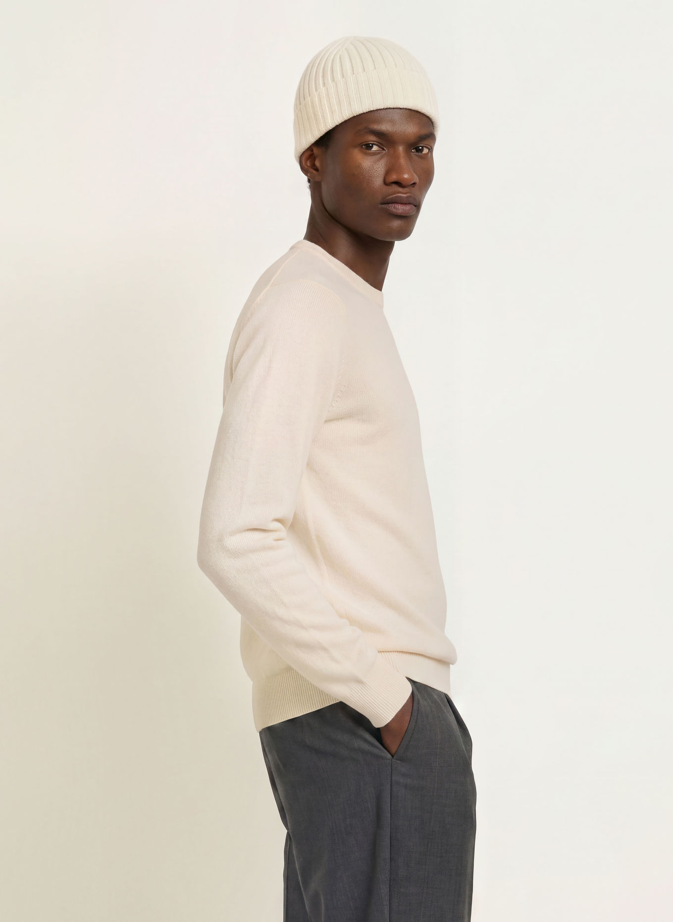 GANT Sweater: WHITE