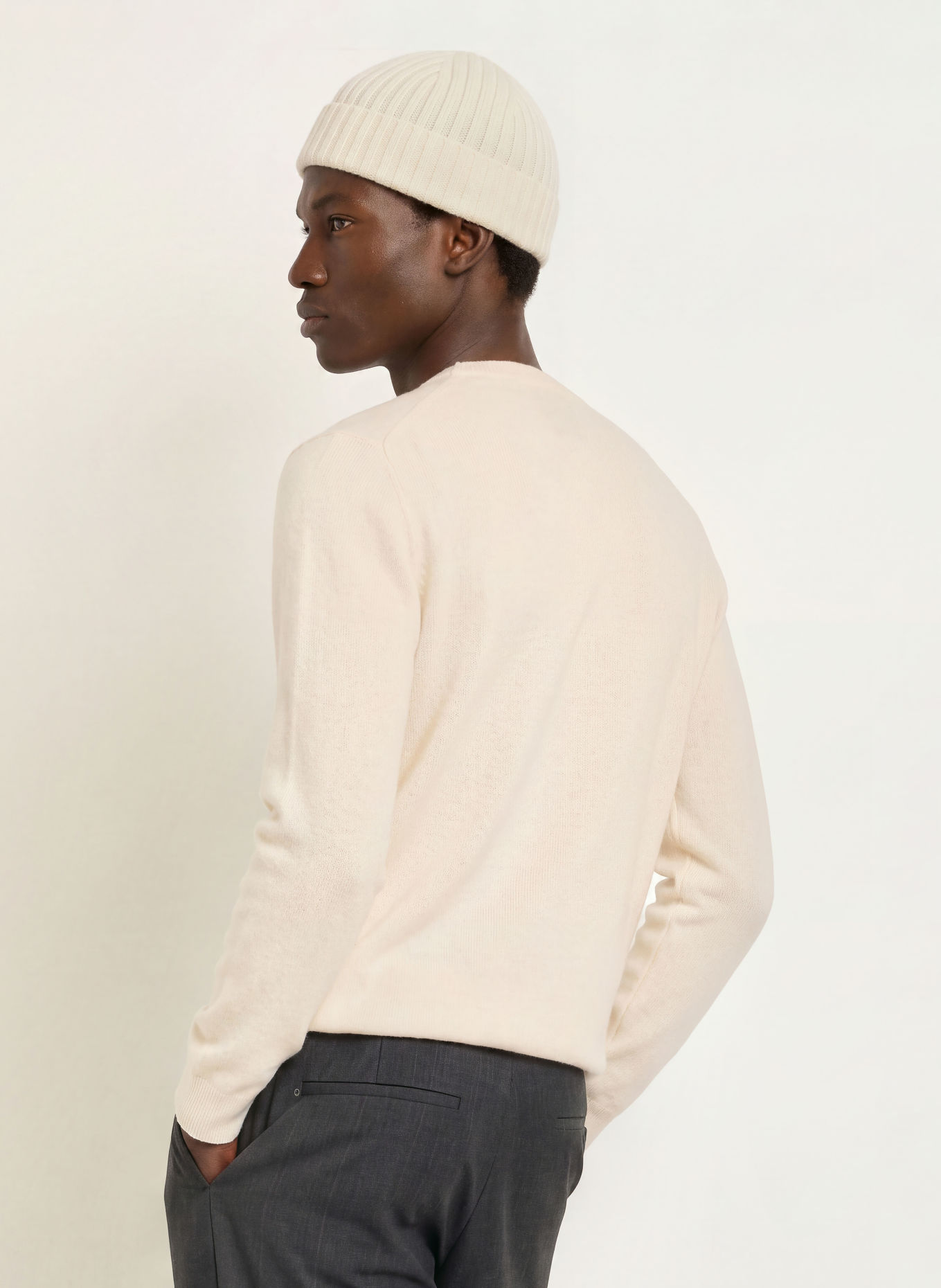 GANT Sweater: WHITE