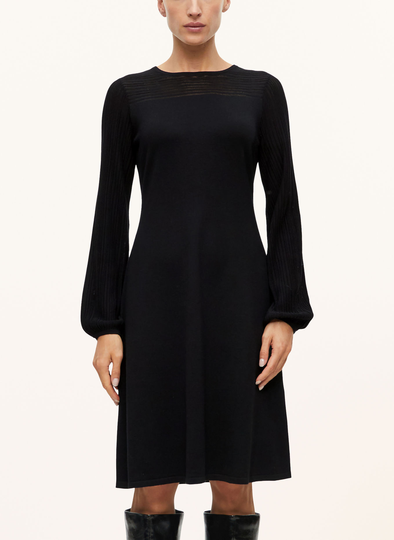 s.Oliver BLACK LABEL Rochie tricotată din materiale combinate: NEGRU