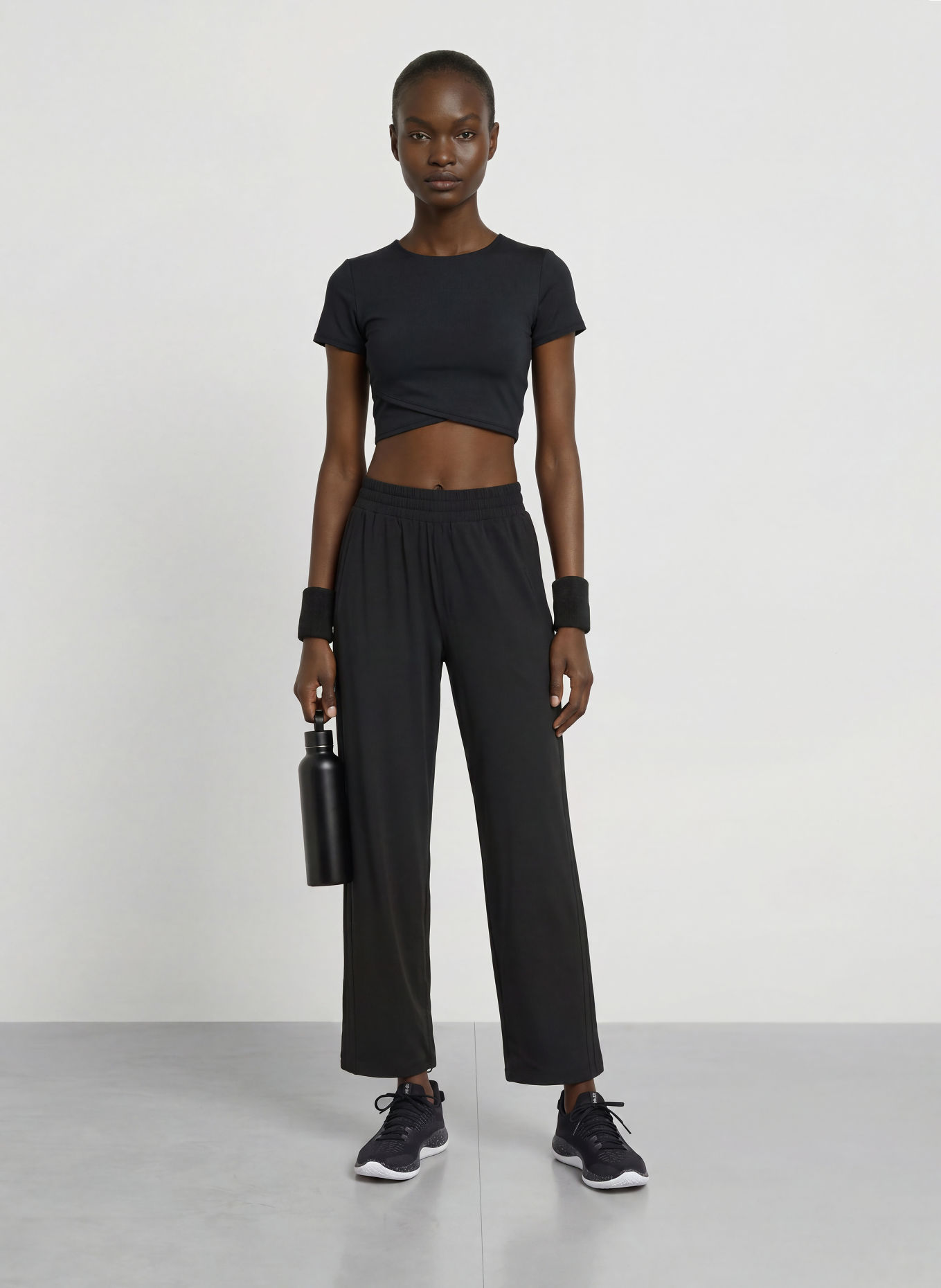 Sweaty Betty Kort funktionstrøje ALL DAY med viklingslook: SORT