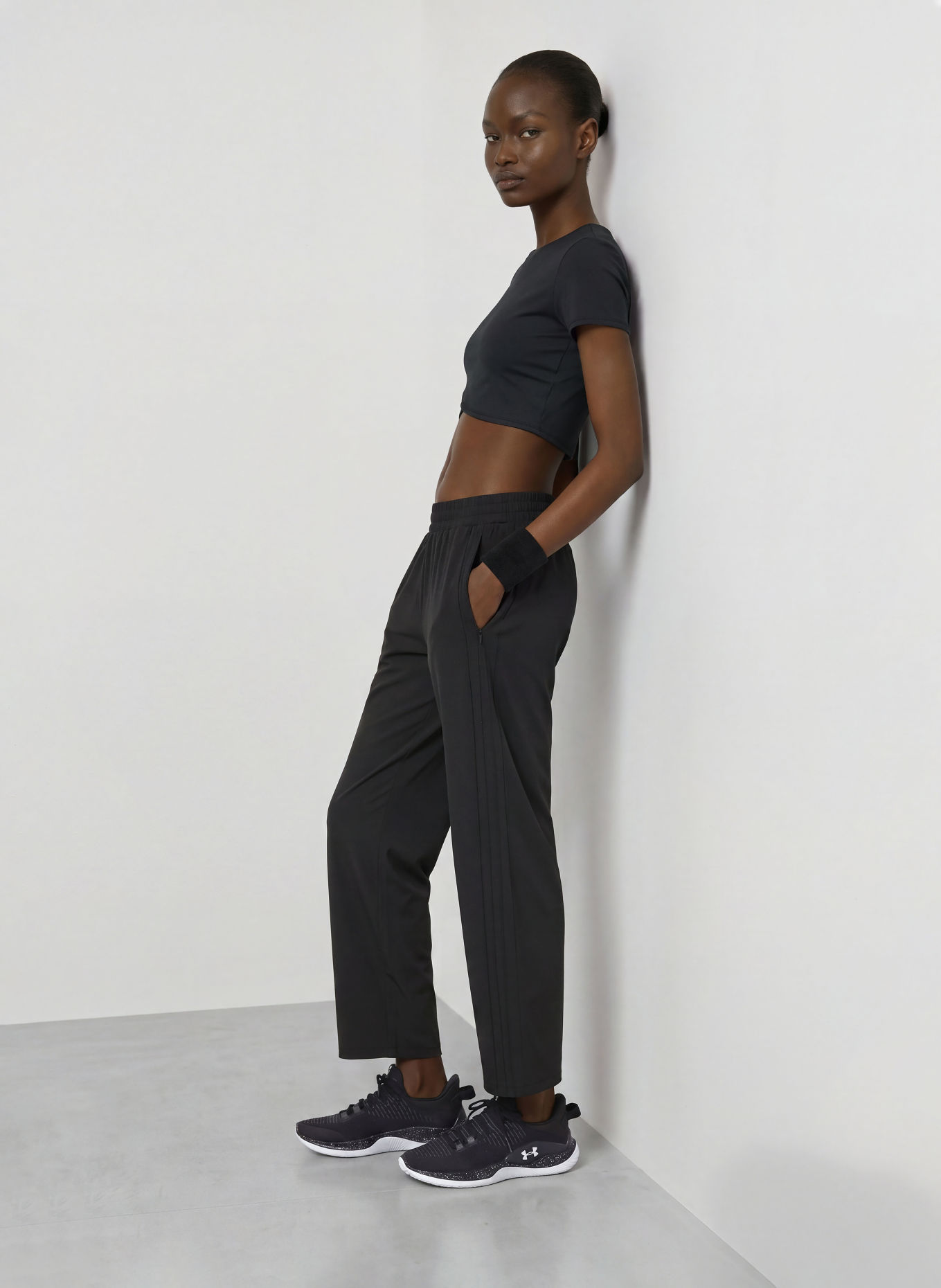 Sweaty Betty Kort funktionstrøje ALL DAY med viklingslook: SORT
