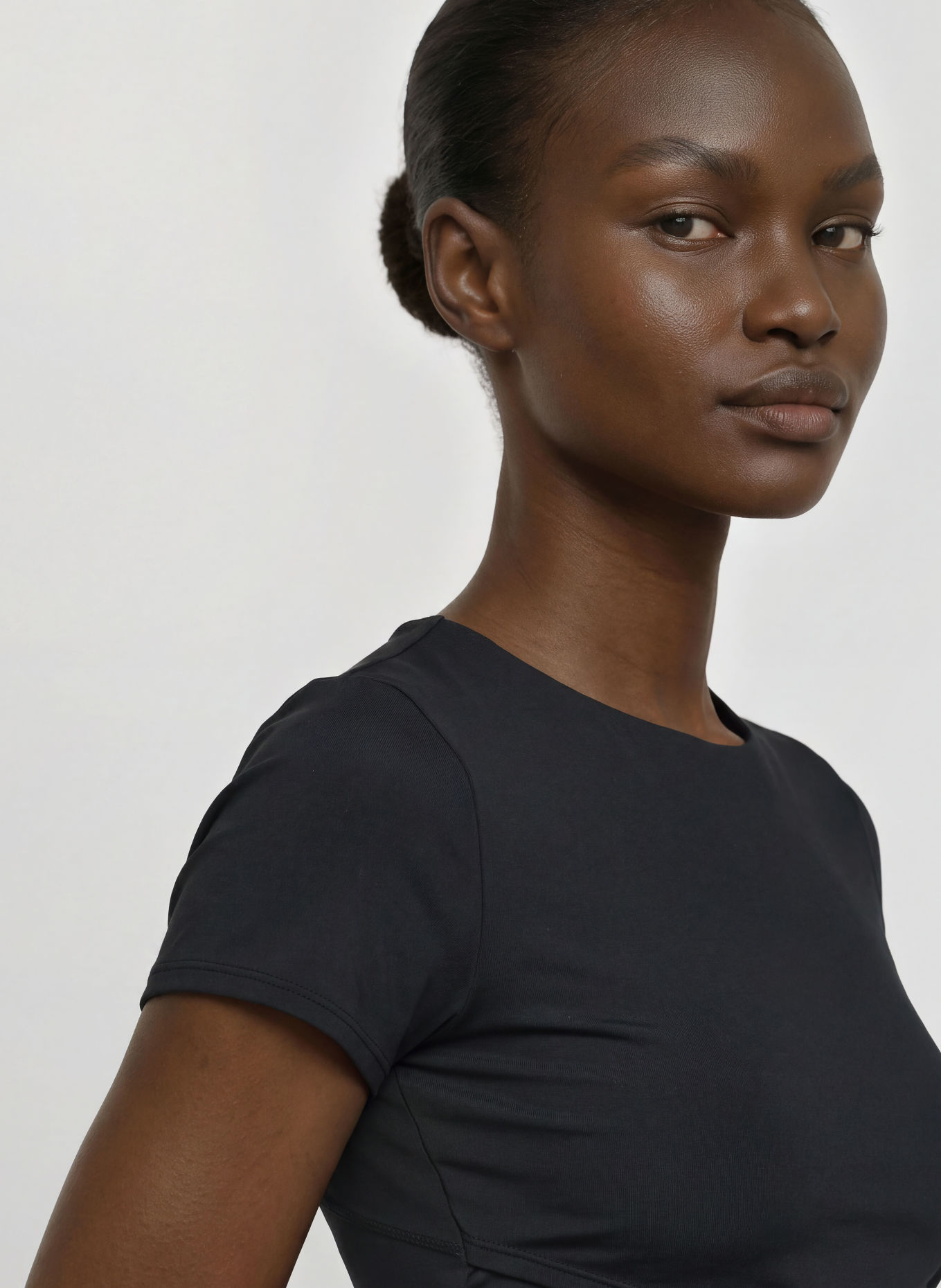 Sweaty Betty Kort funktionstrøje ALL DAY med viklingslook: SORT