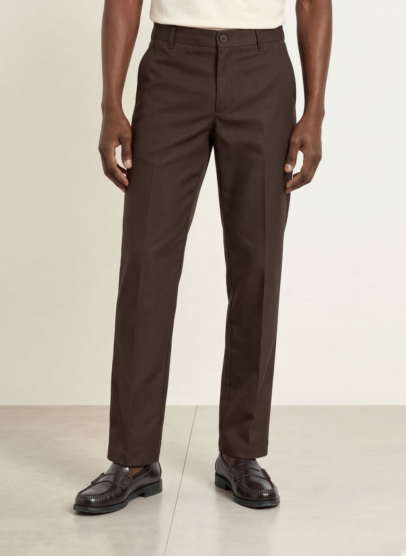 LES DEUX Chinos Regular Fit: MÖRKBRUN