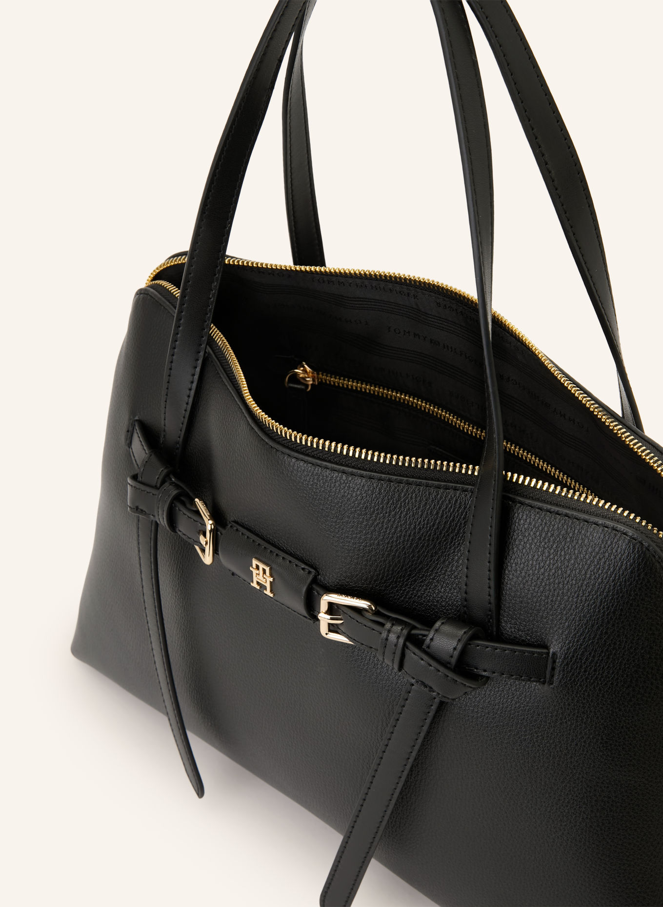 TOMMY HILFIGER Handtasche: SCHWARZ