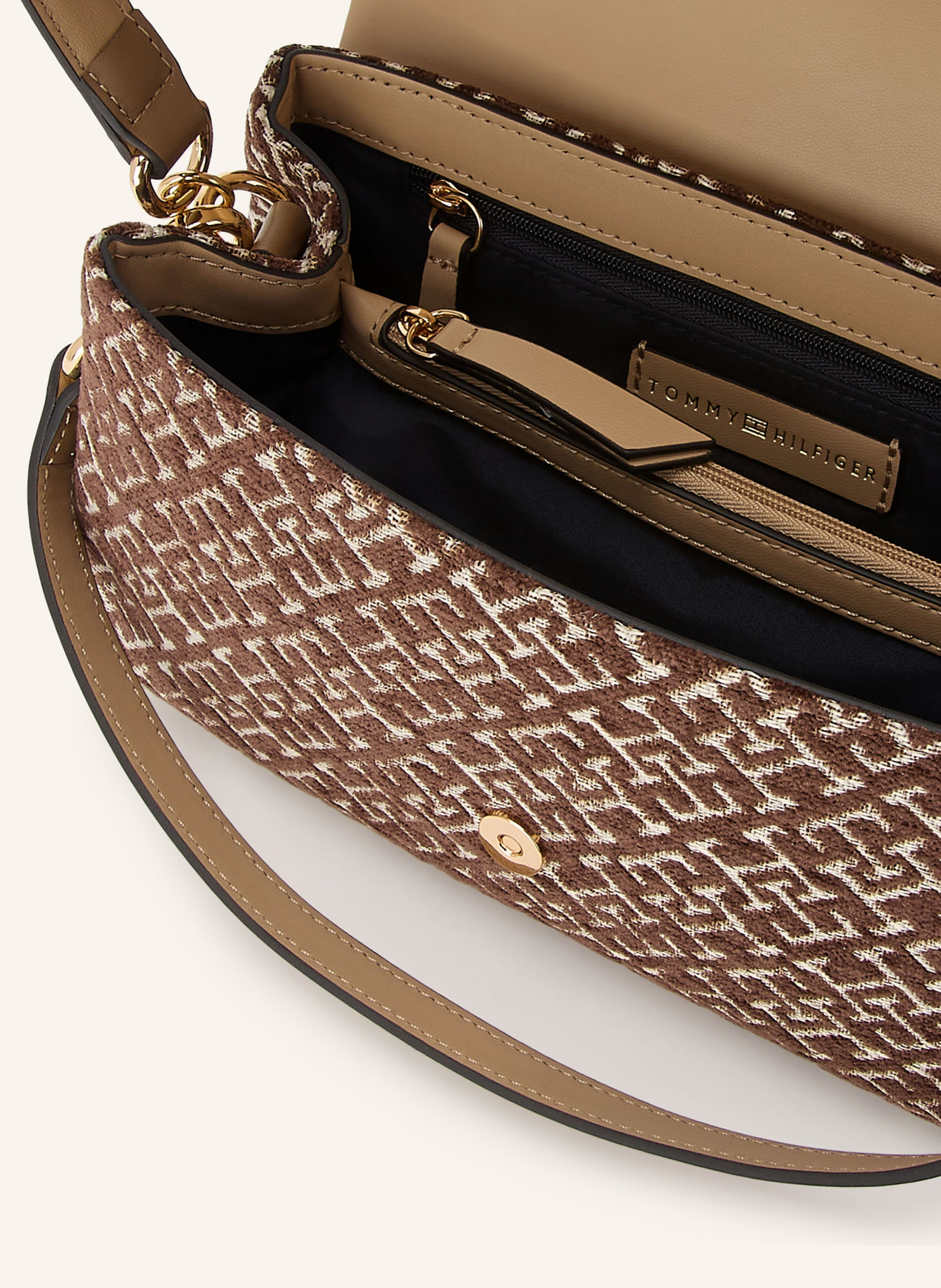 TOMMY HILFIGER Umhängetasche: DUNKELBRAUN / GOLD / WEISS