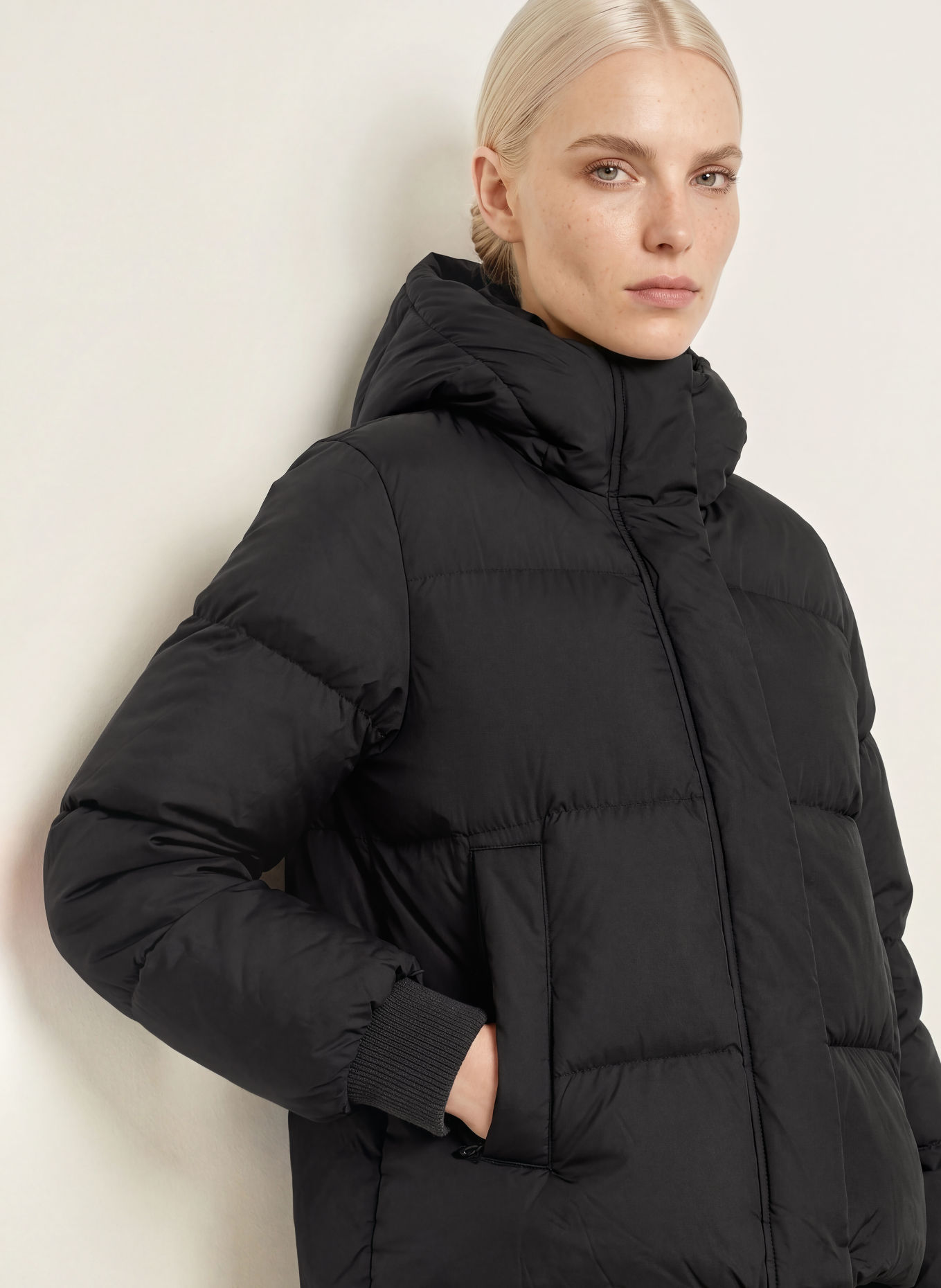 TOMMY HILFIGER Daunenjacke: SCHWARZ