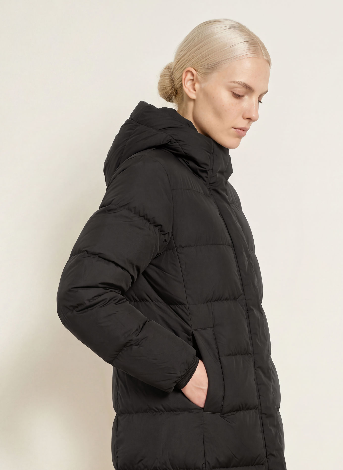 TOMMY HILFIGER Daunenmantel: SCHWARZ