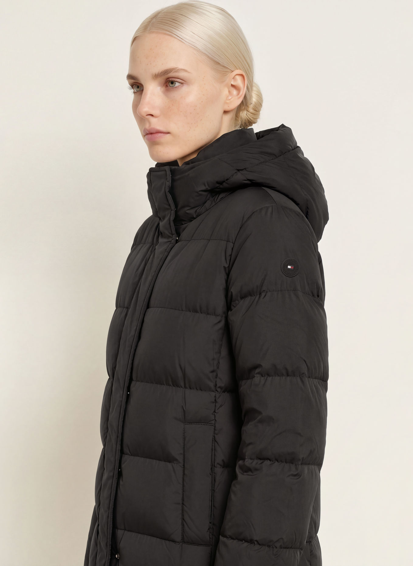 TOMMY HILFIGER Daunenmantel: SCHWARZ