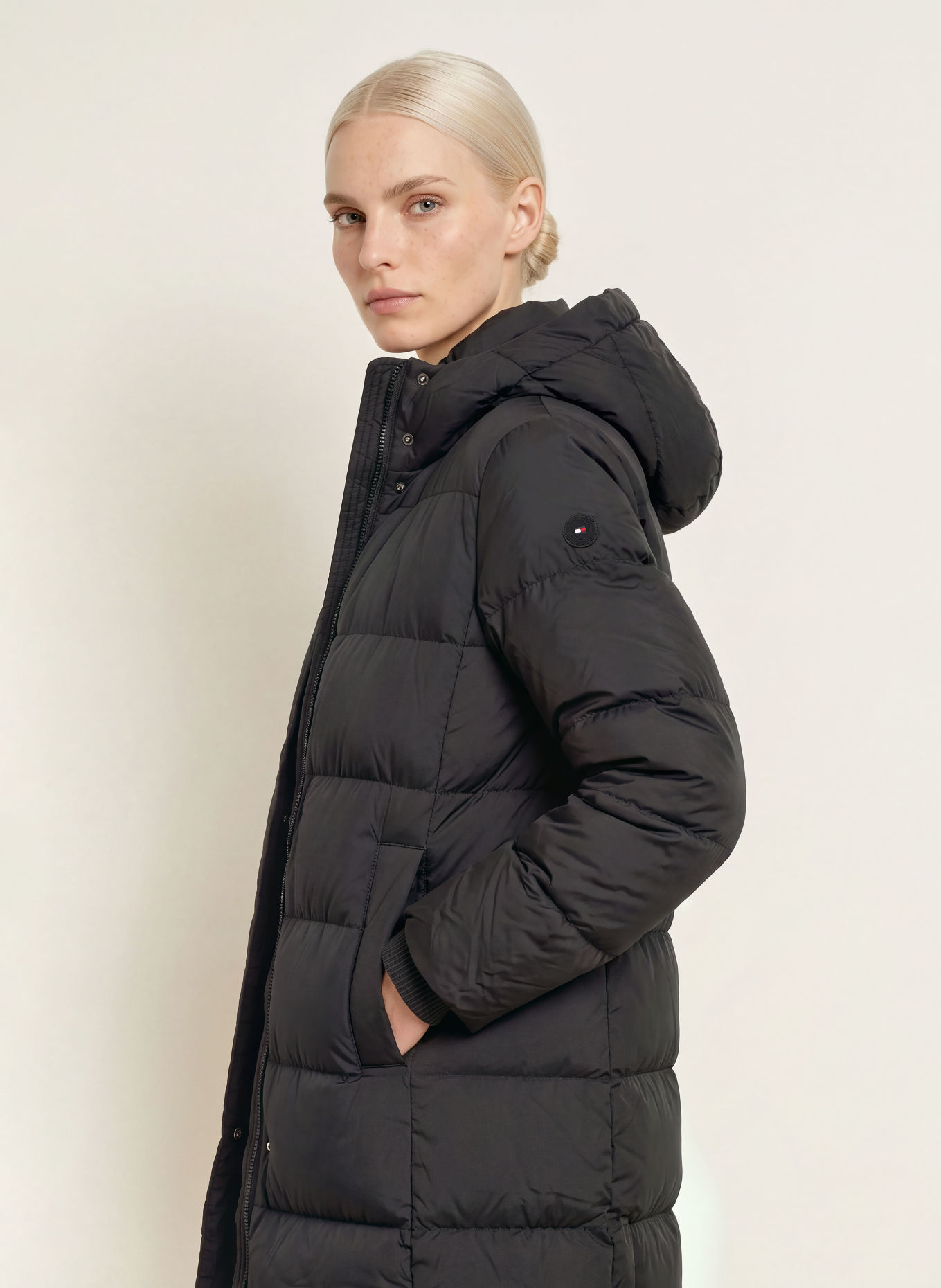 TOMMY HILFIGER Daunenmantel: SCHWARZ