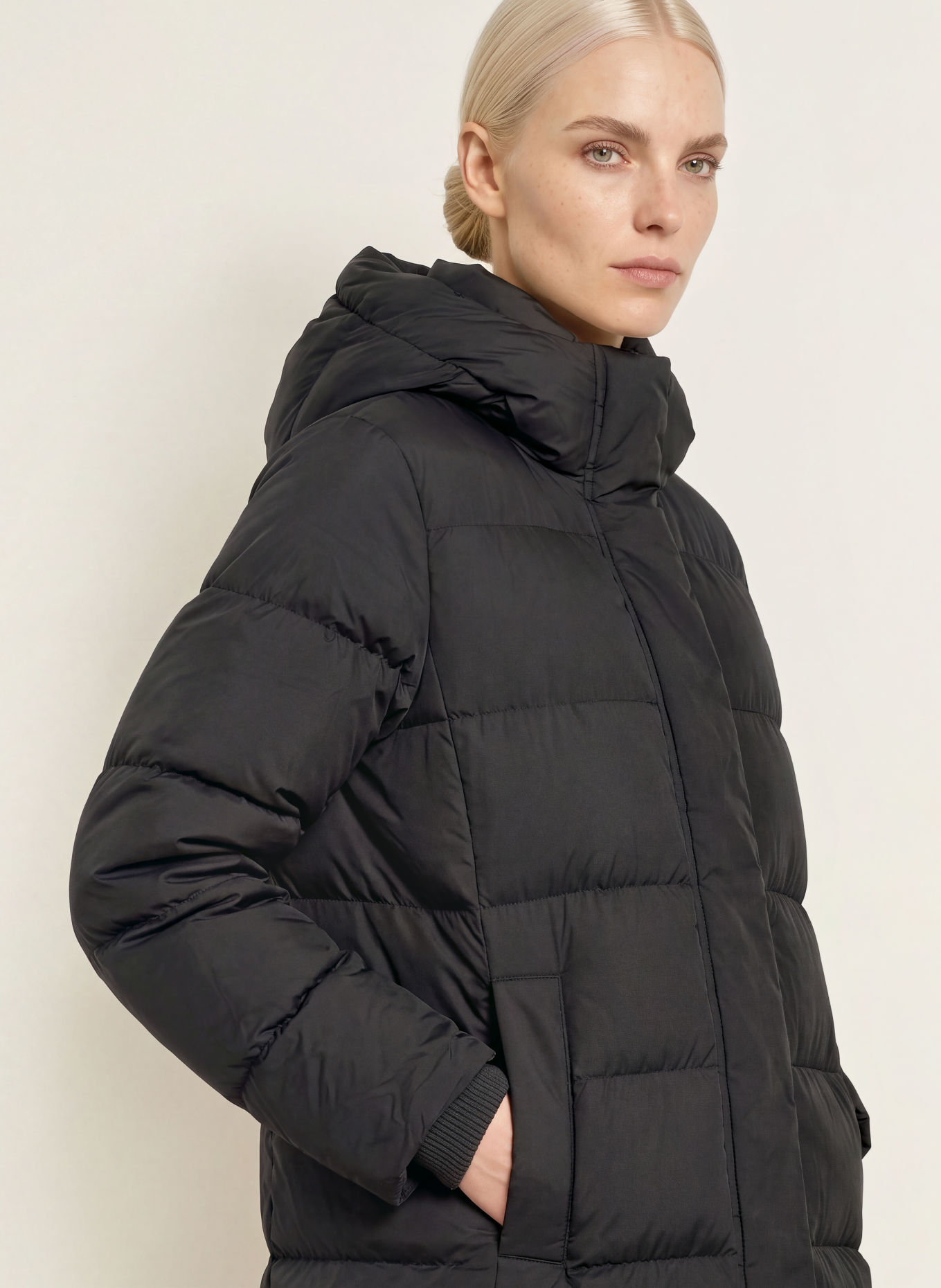 TOMMY HILFIGER Daunenmantel: SCHWARZ