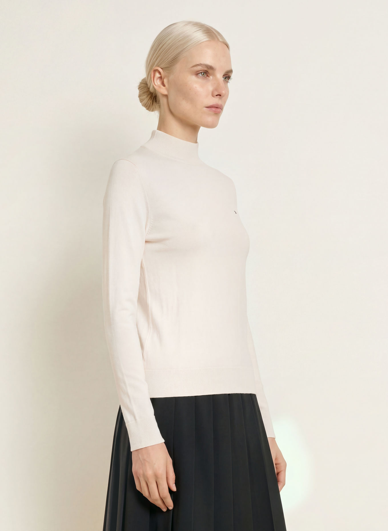 TOMMY HILFIGER Sweater: CREAM