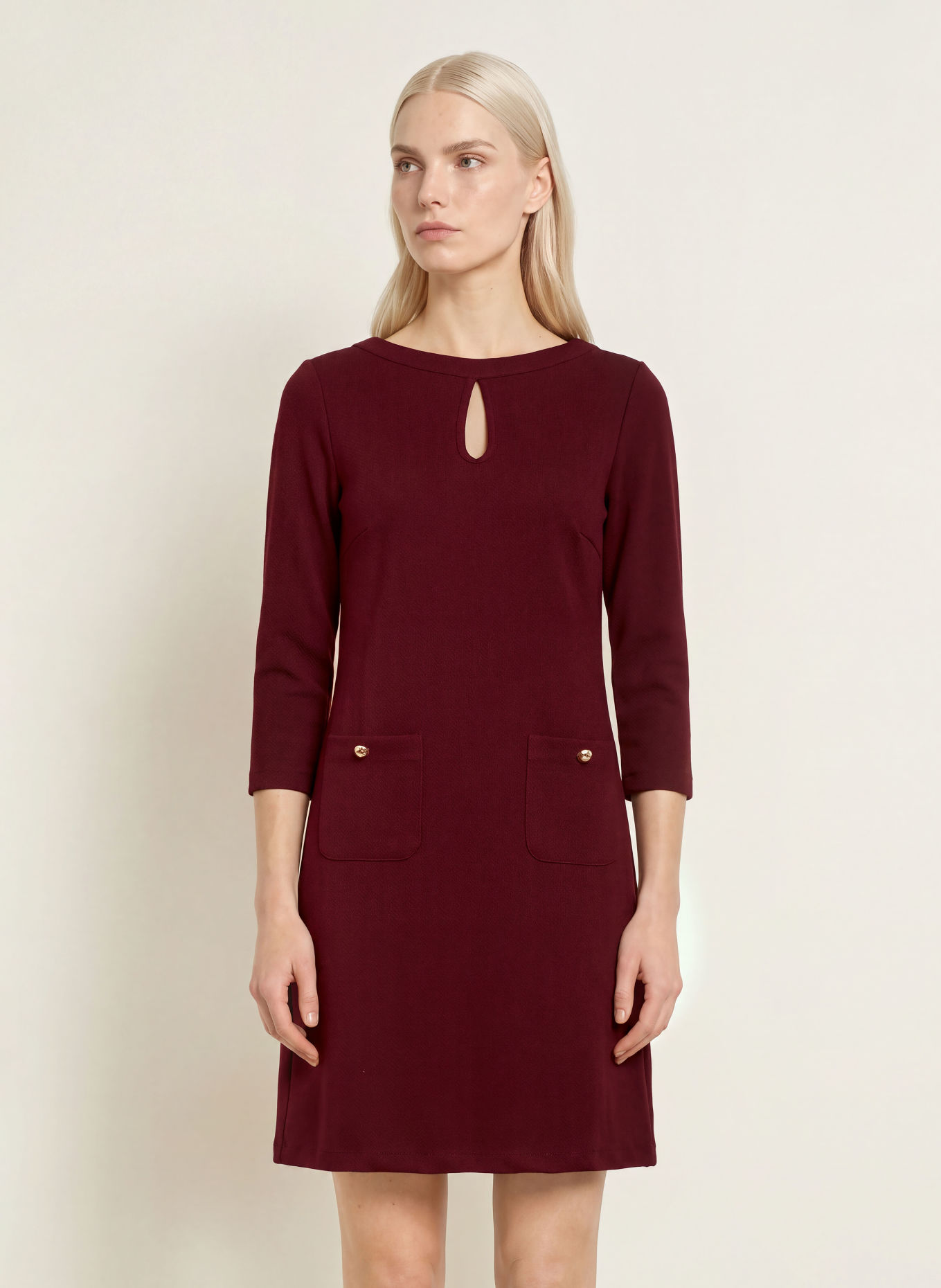MORE & MORE Kleid mit Cut-out und 3/4-Arm: DUNKELROT