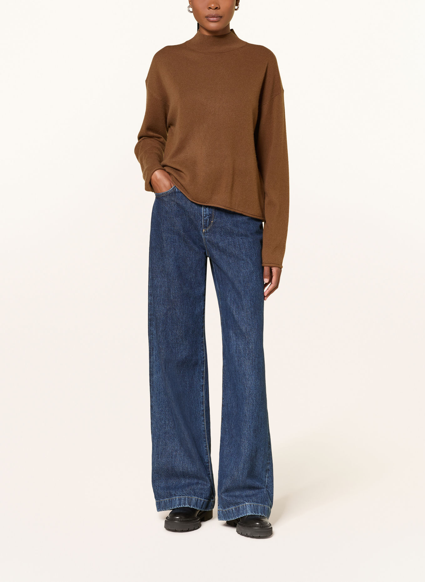 RIANI Sweaters made with merino wool and cashmere: BROWN