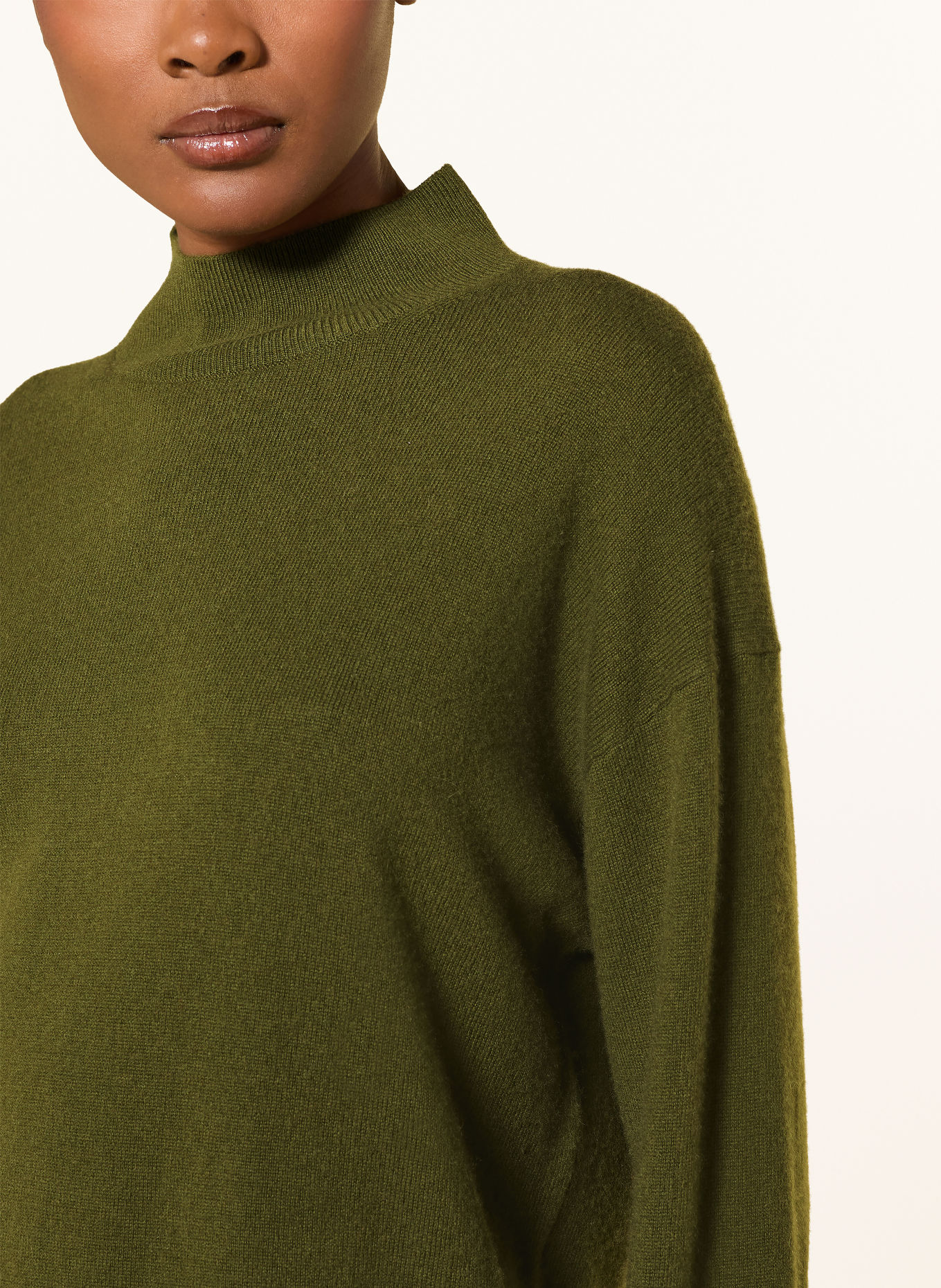 RIANI Sweaters made with merino wool and cashmere: OLIVE