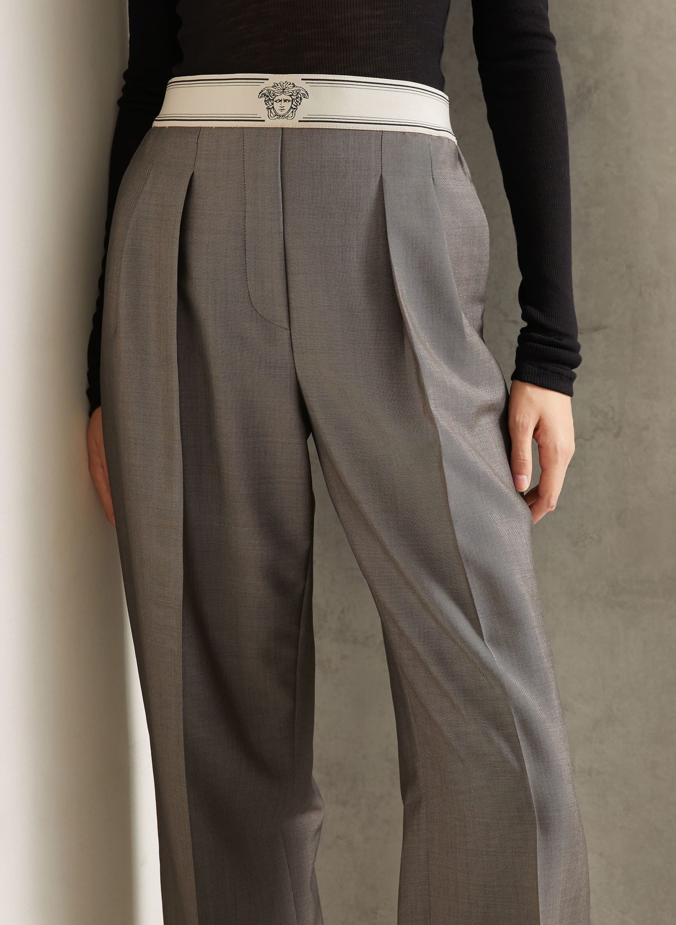 VERSACE Hose: GRAU