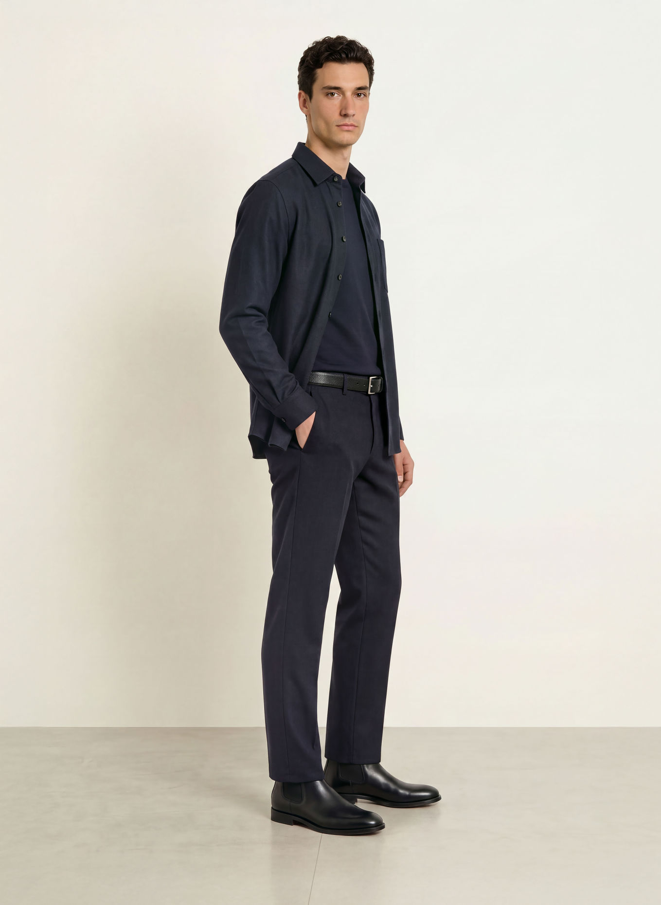 PROFUOMO Chino coupe ample: BLEU FONCÉ