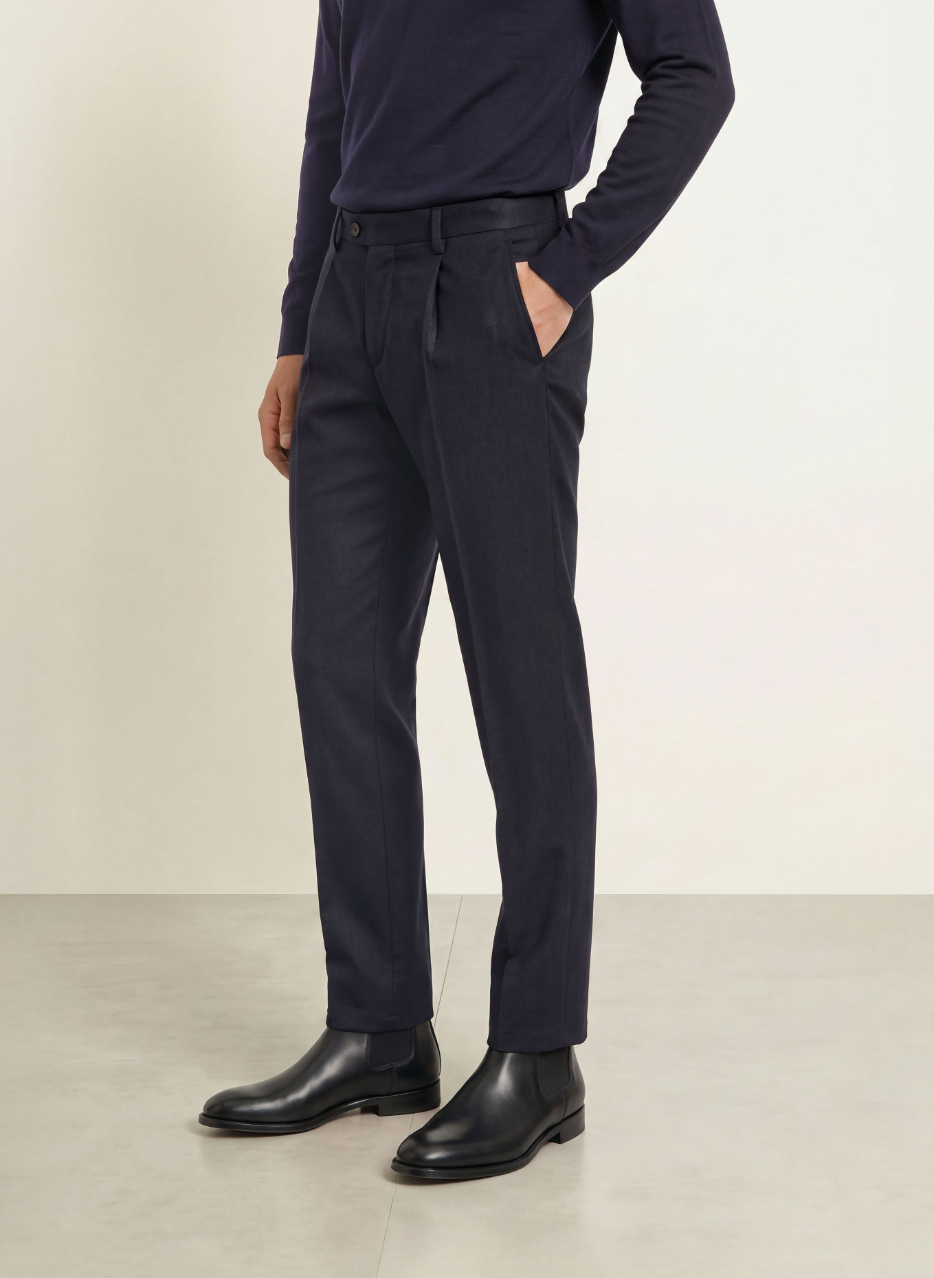 PROFUOMO Chino coupe ample: BLEU FONCÉ