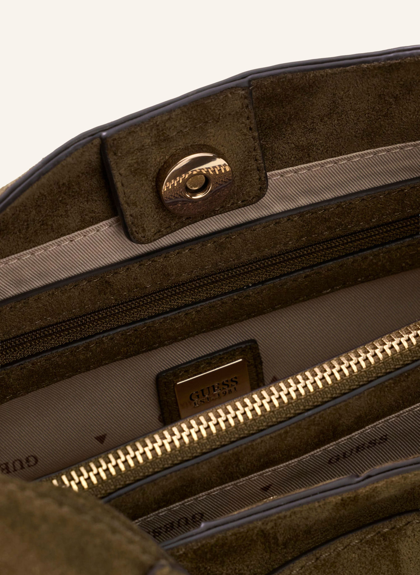 GUESS Geantă tip sac SUNSET SMALL: KAKI / AUR
