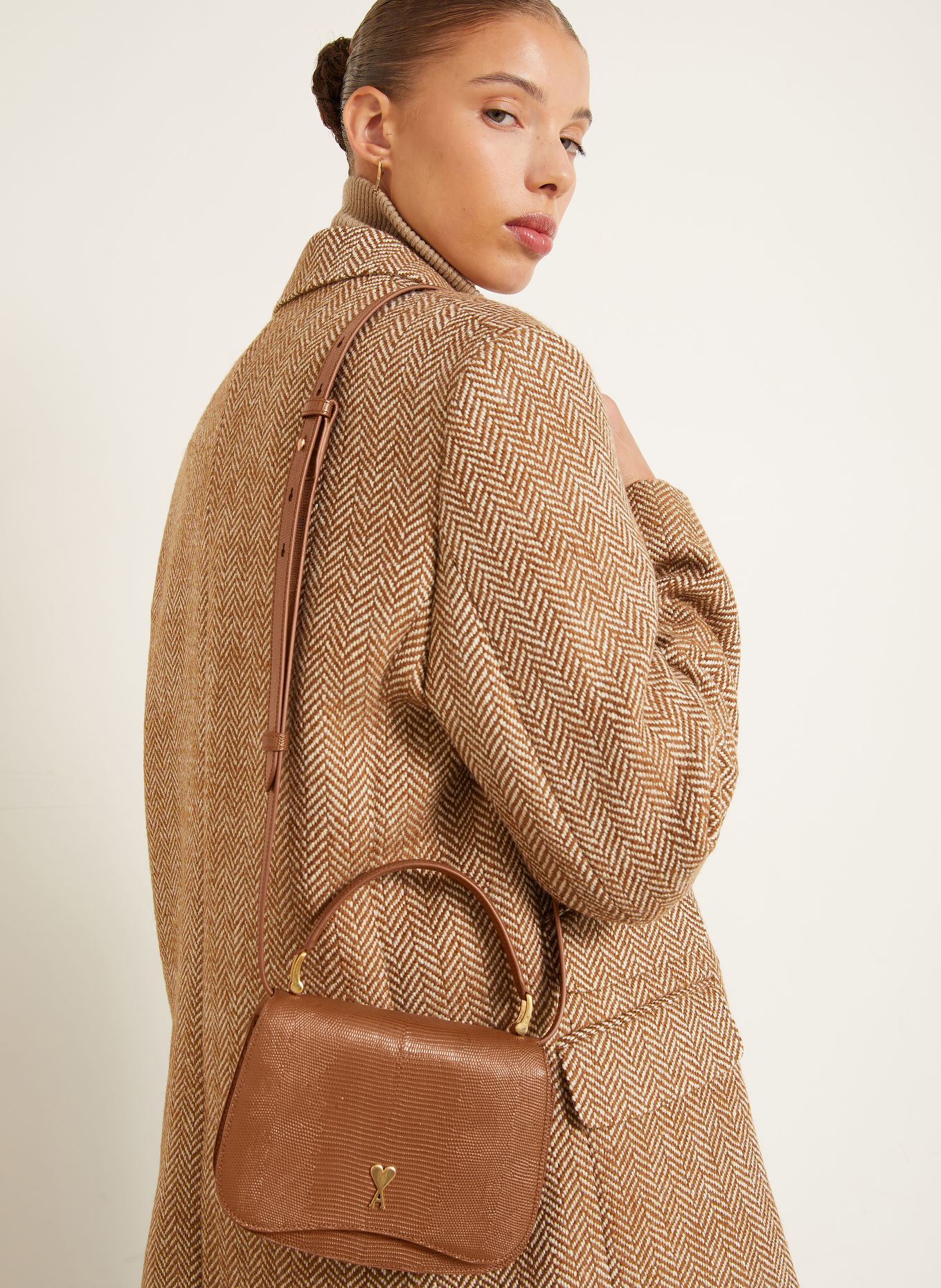 Ami Paris PARIS PARIS Handbag: COGNAC / GOLD